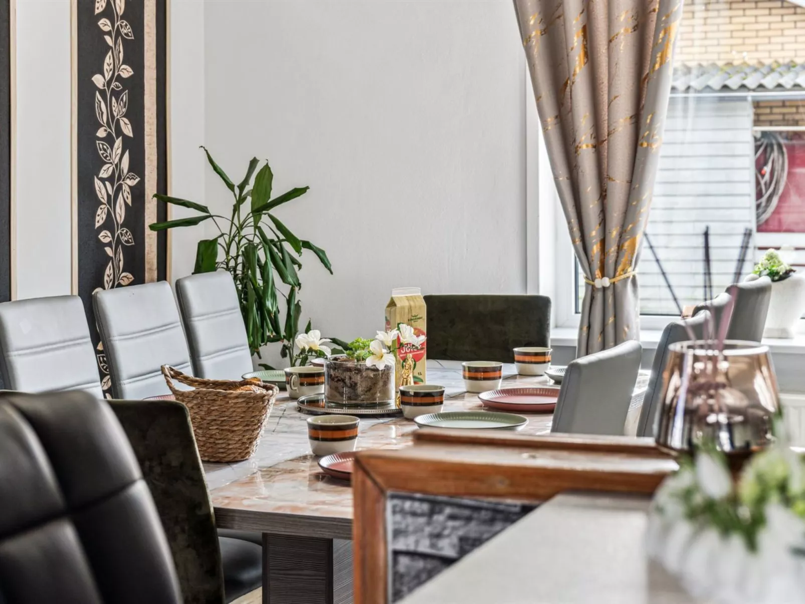 "Elara" - 300m from the sea-Inside