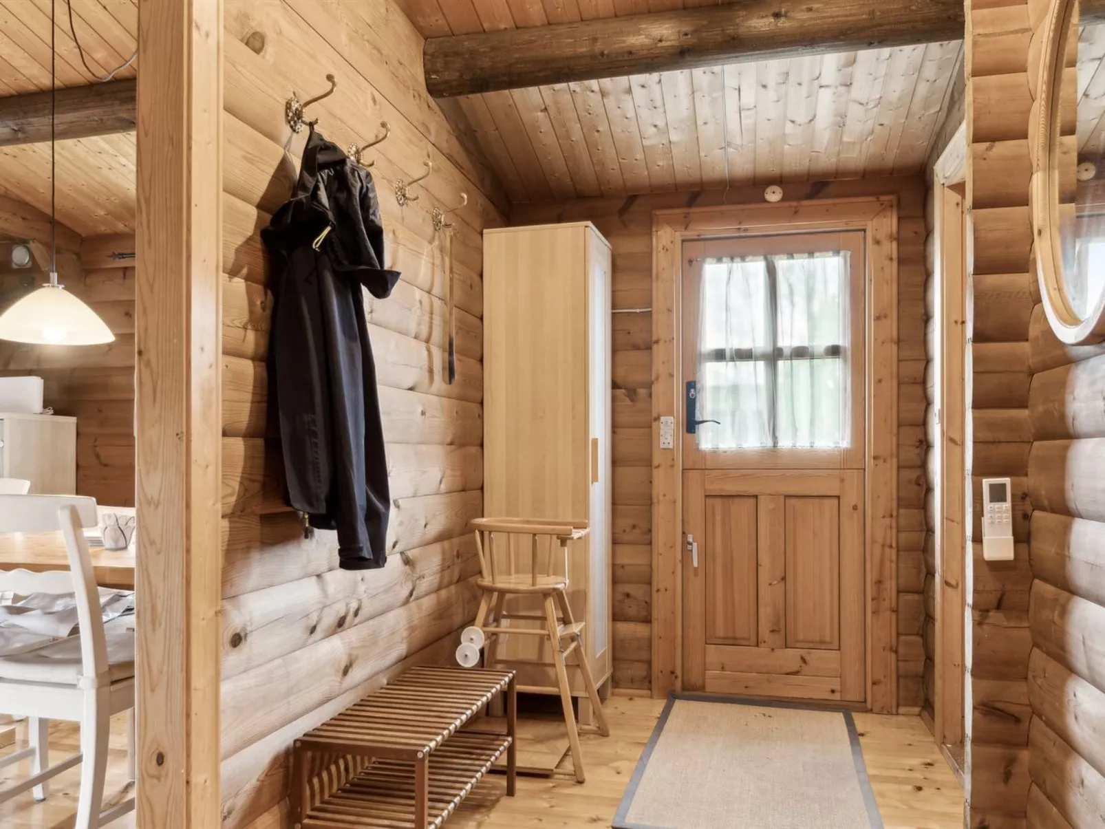 "Ama" - 200m to the fjord-Dedans