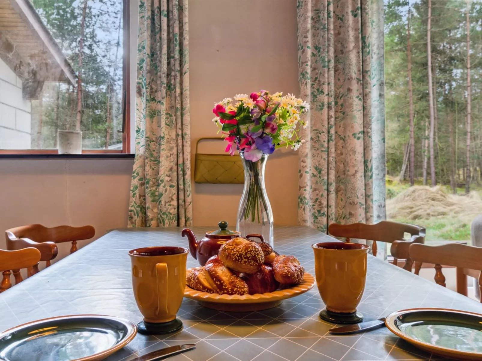 "Awa" - 800m from the sea-Inside