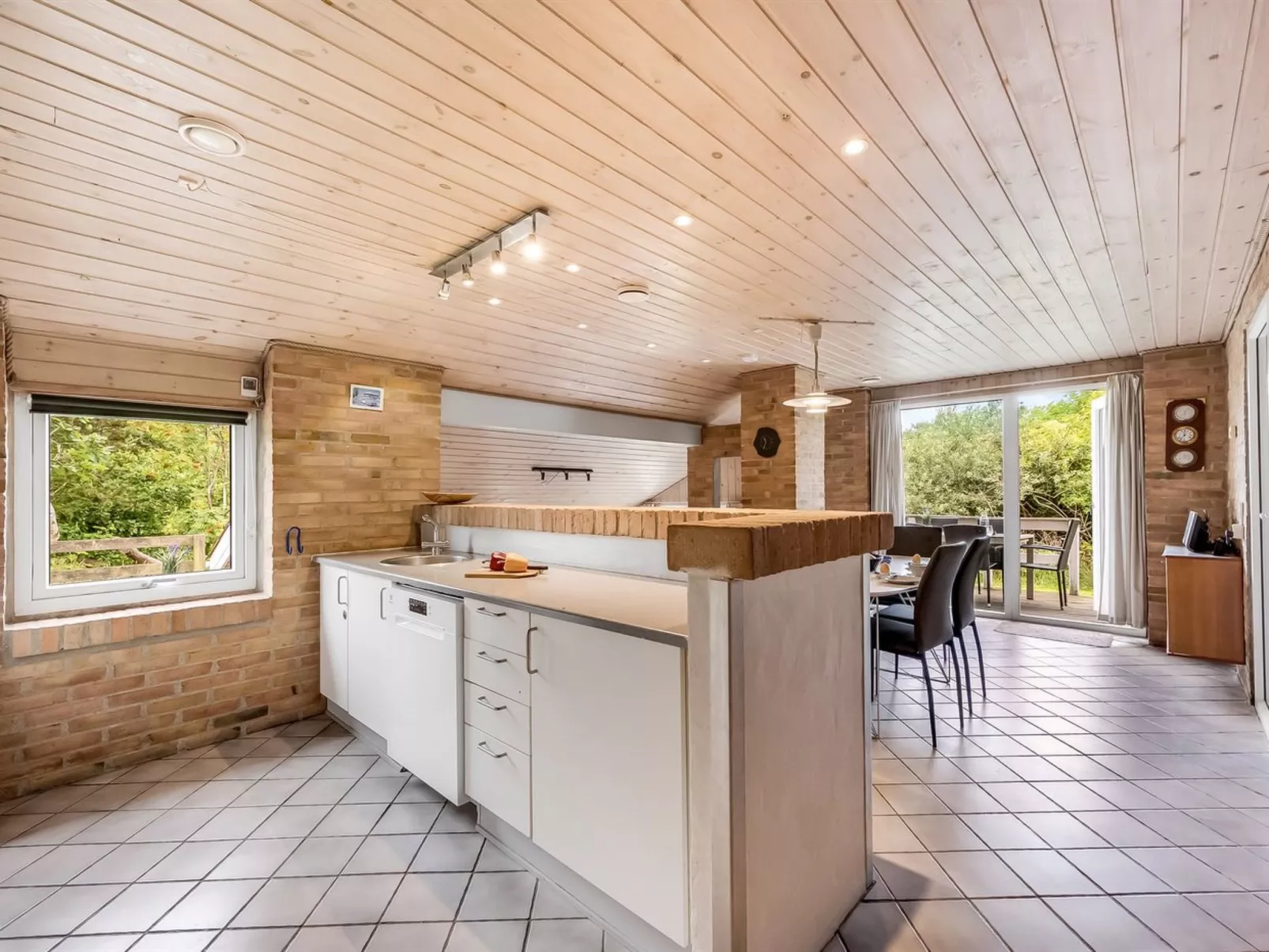 "Dorithea" - 1.3km from the sea-Drinnen