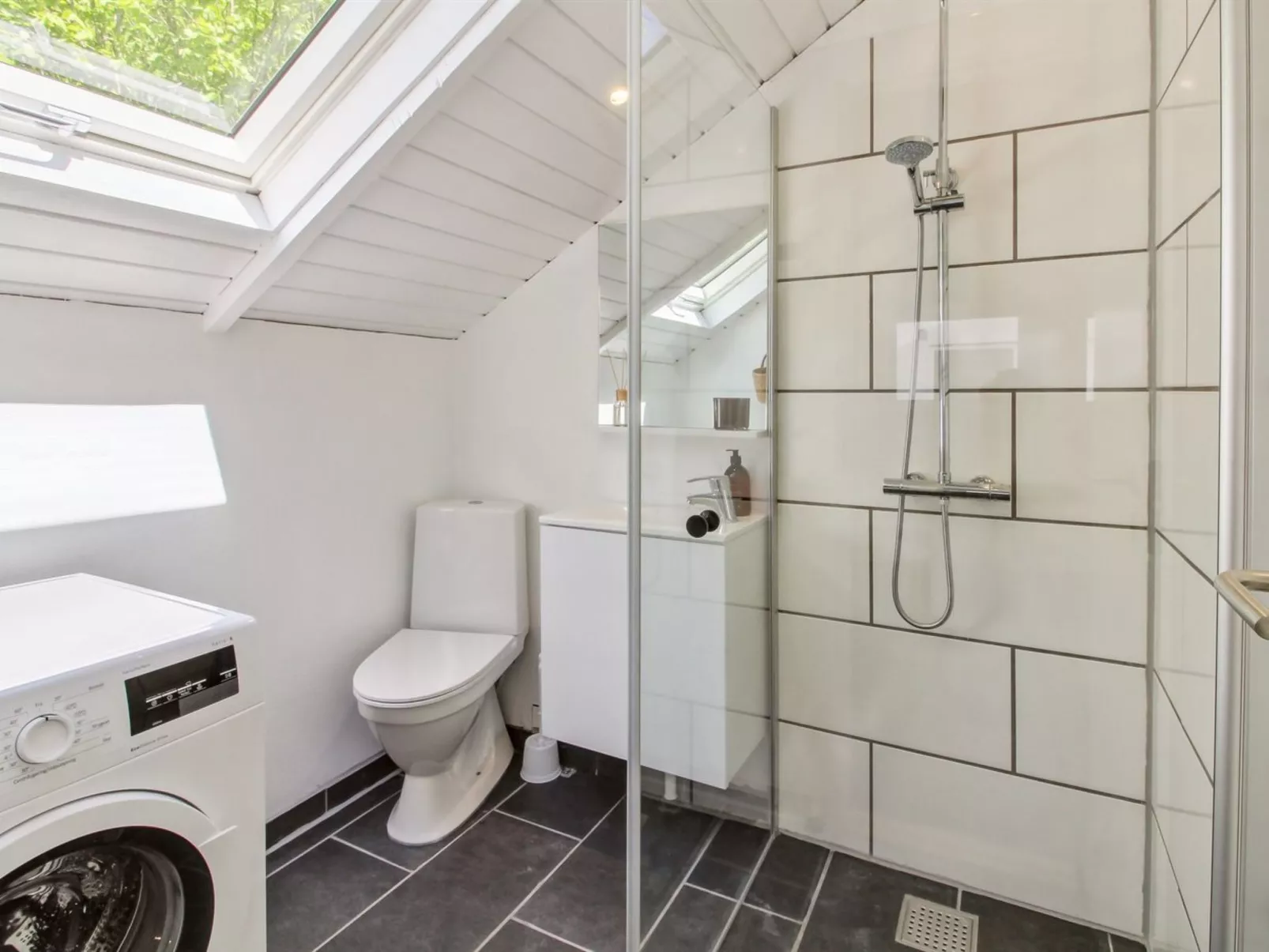 "Jaakob" - 30km from the sea-Inside