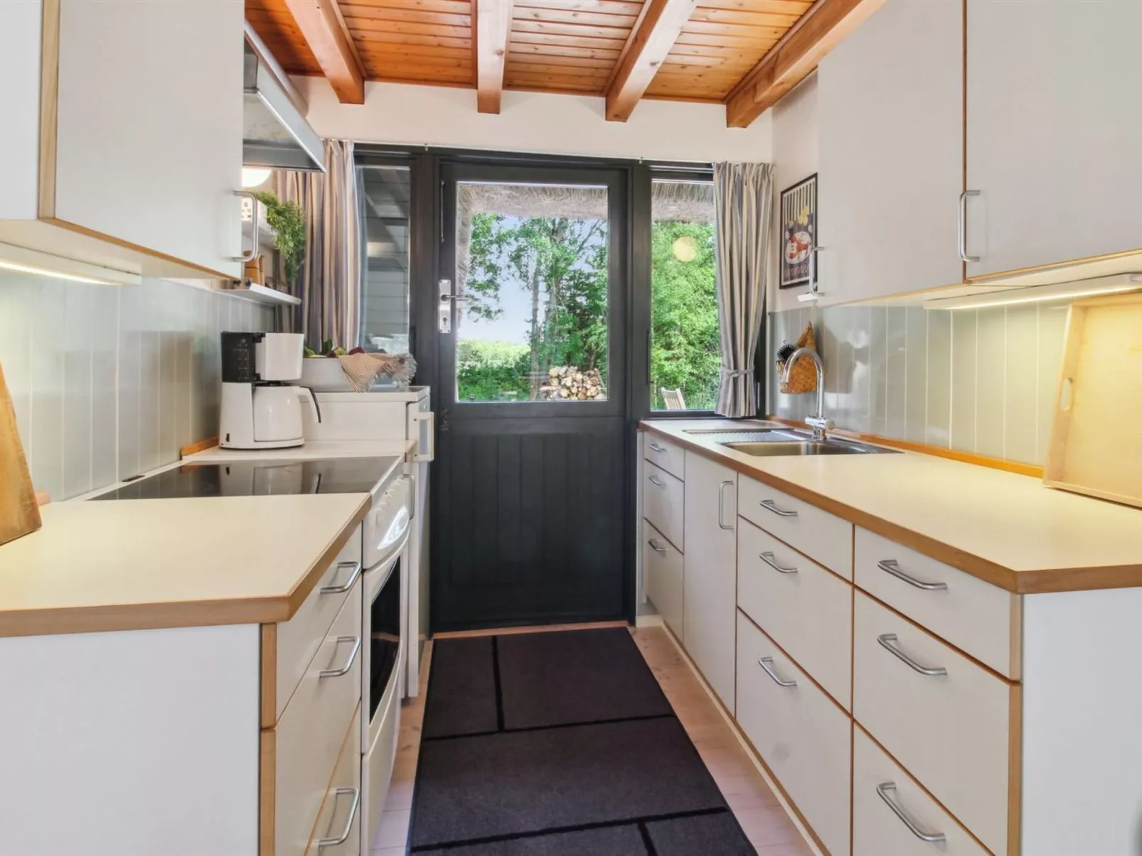 "Kersta" - 3.3km from the sea-Inside