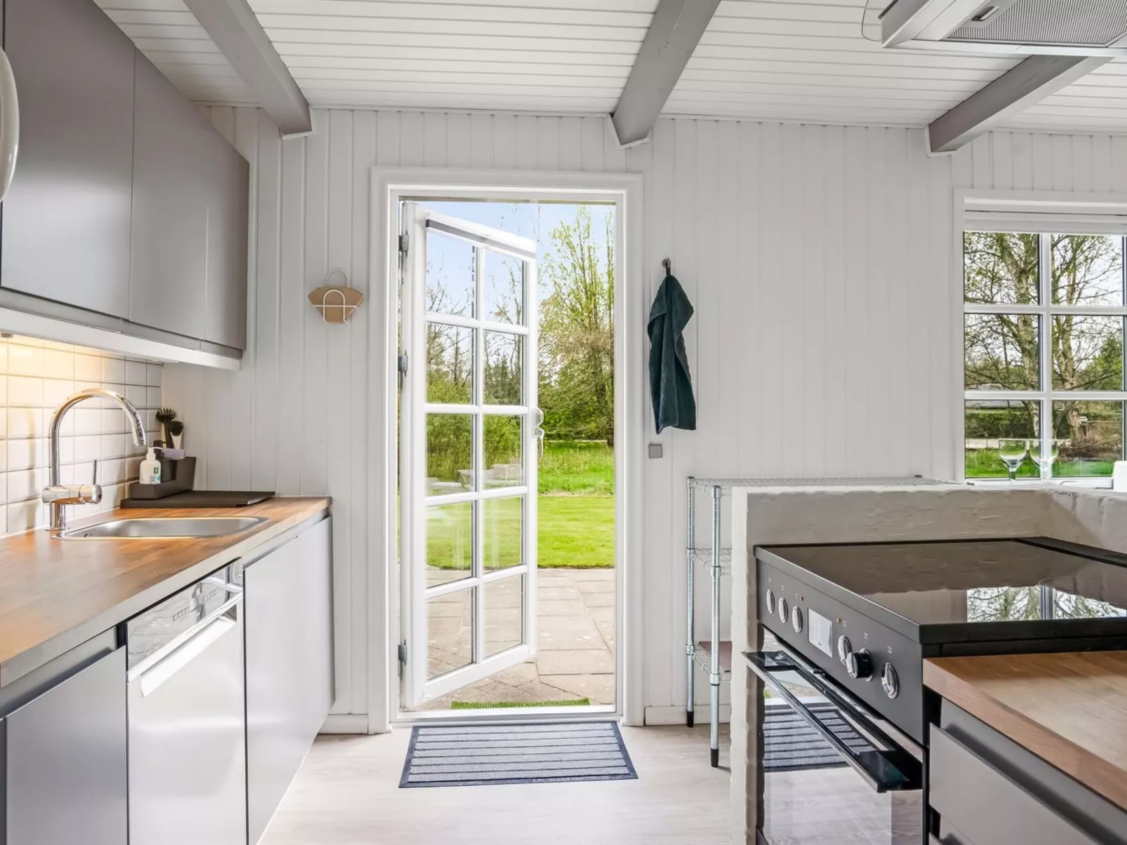 "Hinrich" - 750m from the sea-Dedans