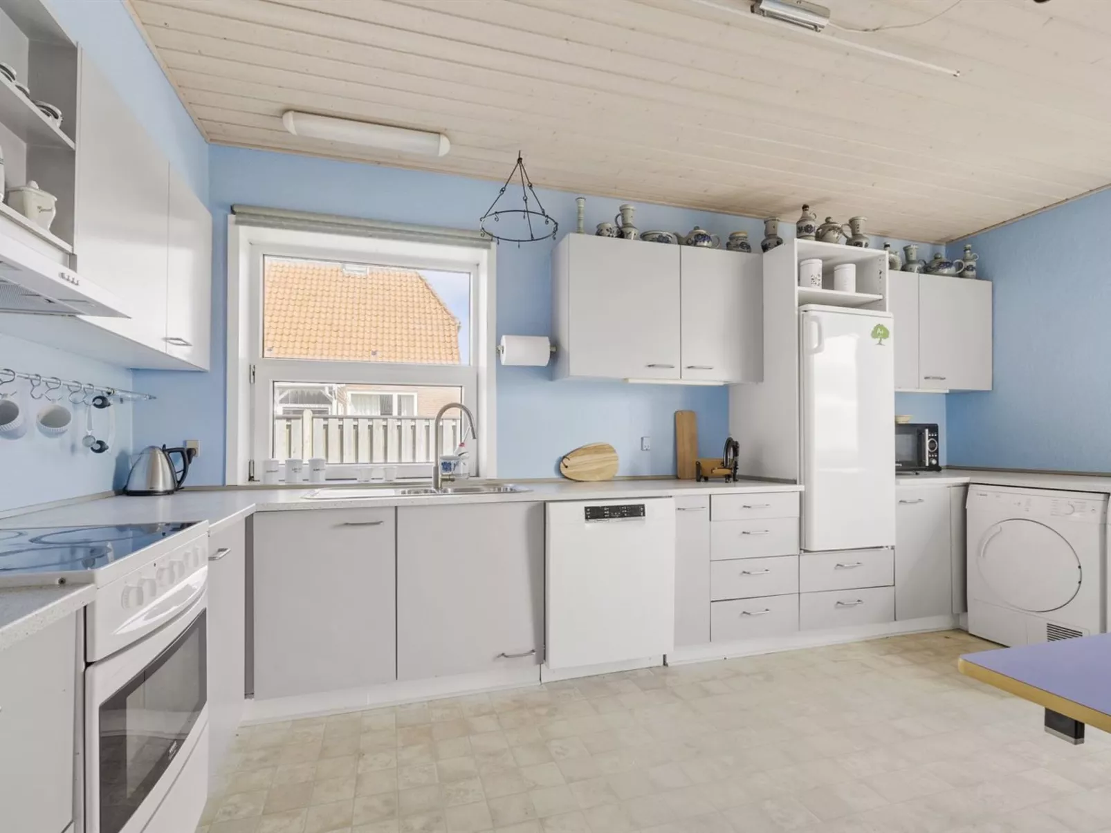 "Janin" - 400m from the sea-Drinnen