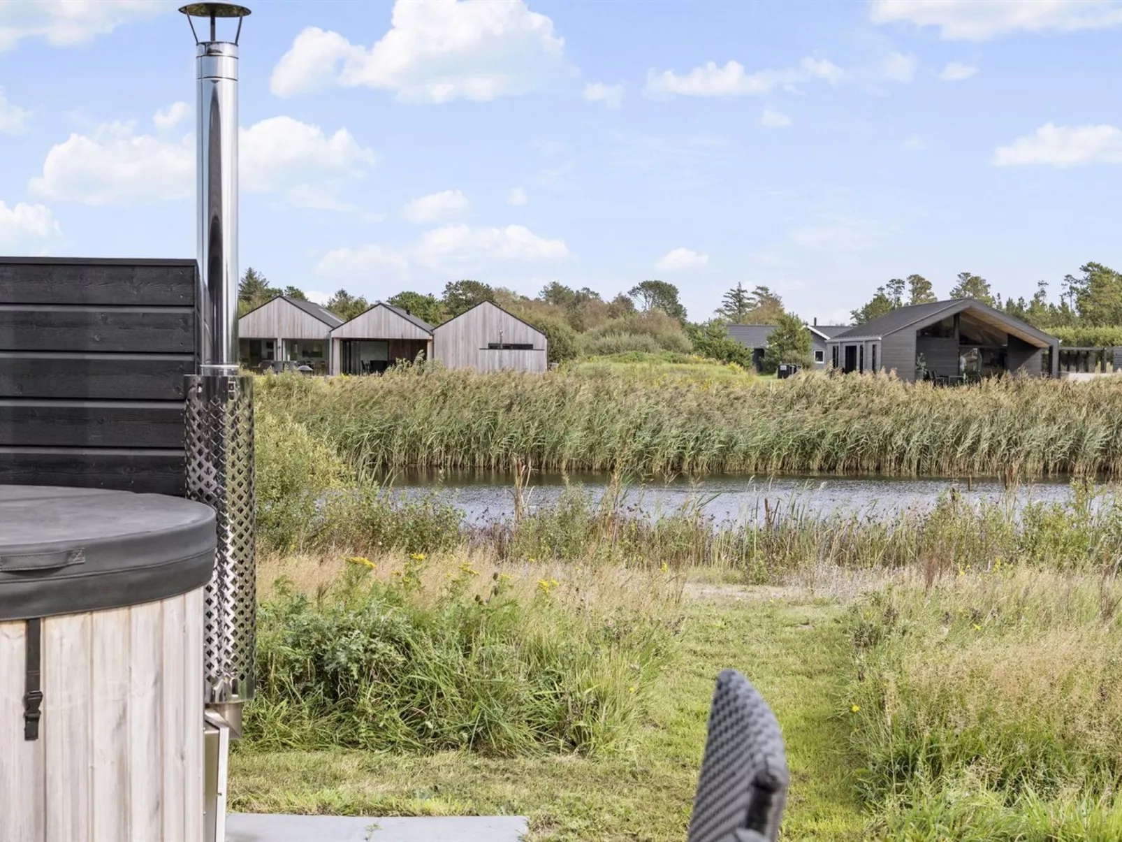 "Frithbjorn" - 900m from the sea-Outside