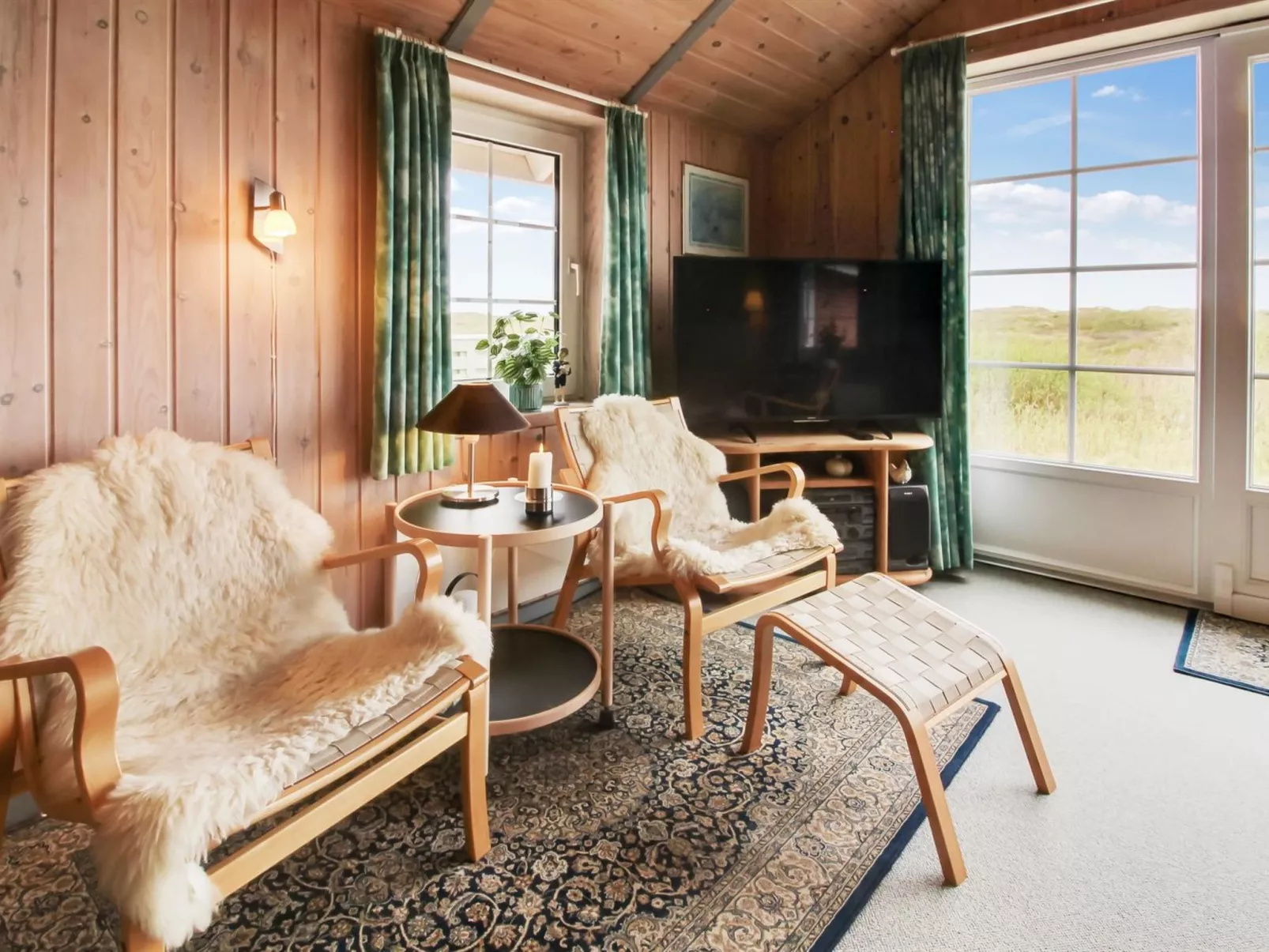 "Frithger" - 250m from the sea-Drinnen