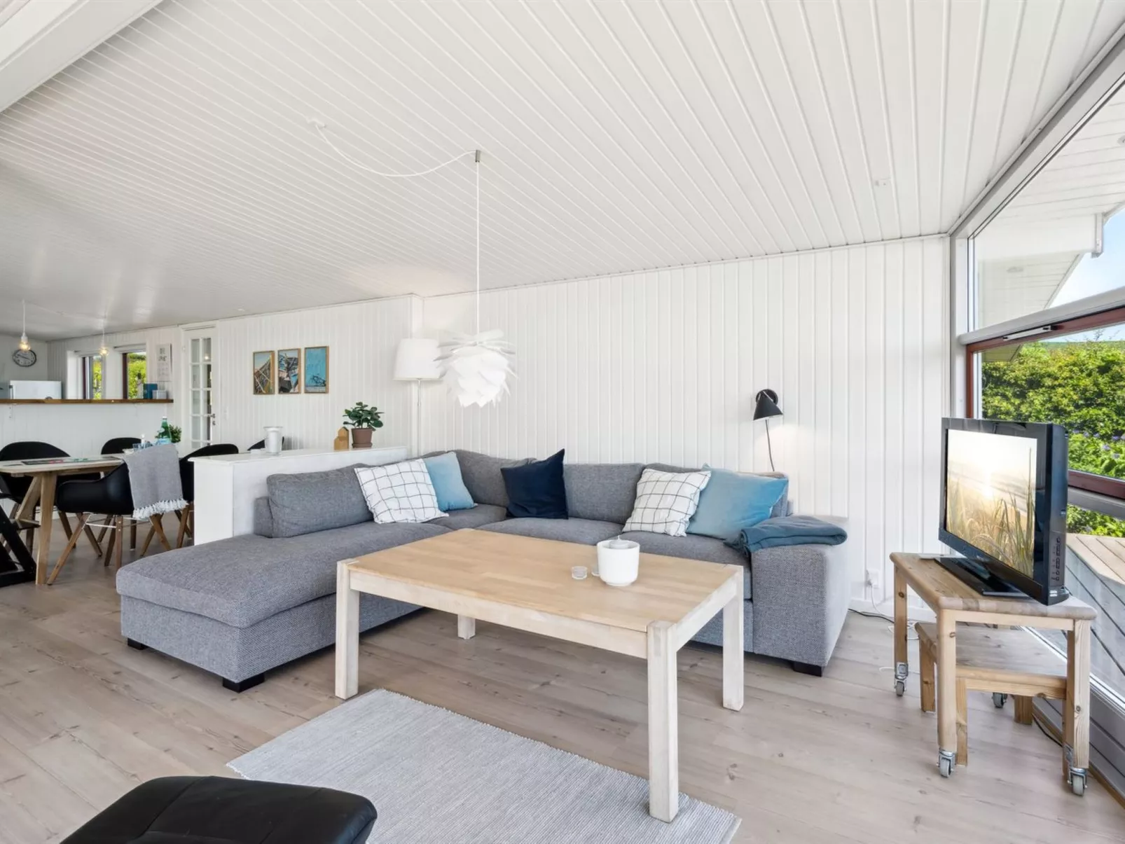 "Fokke" - 450m from the sea-Inside