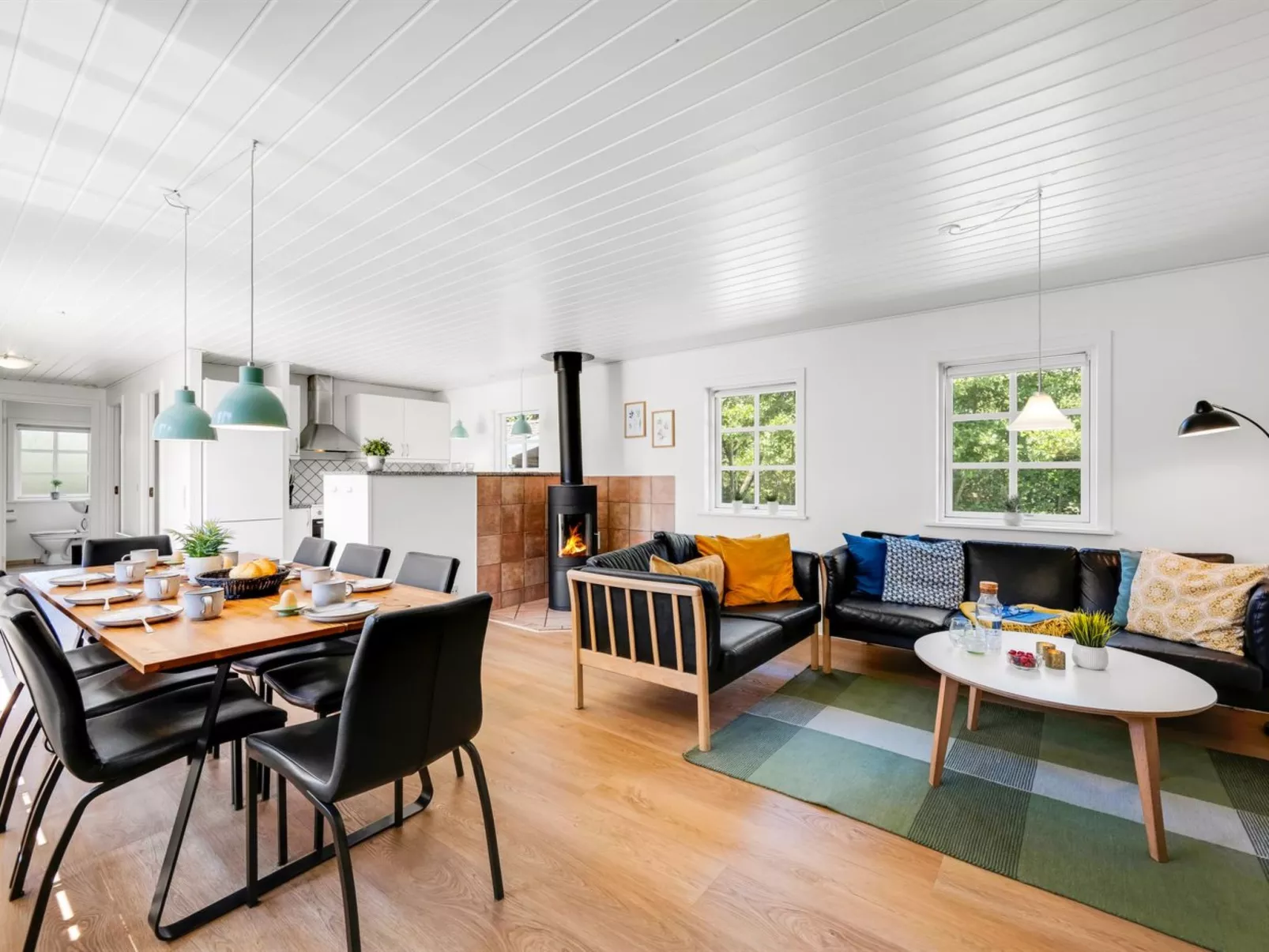 "Holga" - 400m from the sea-Inside