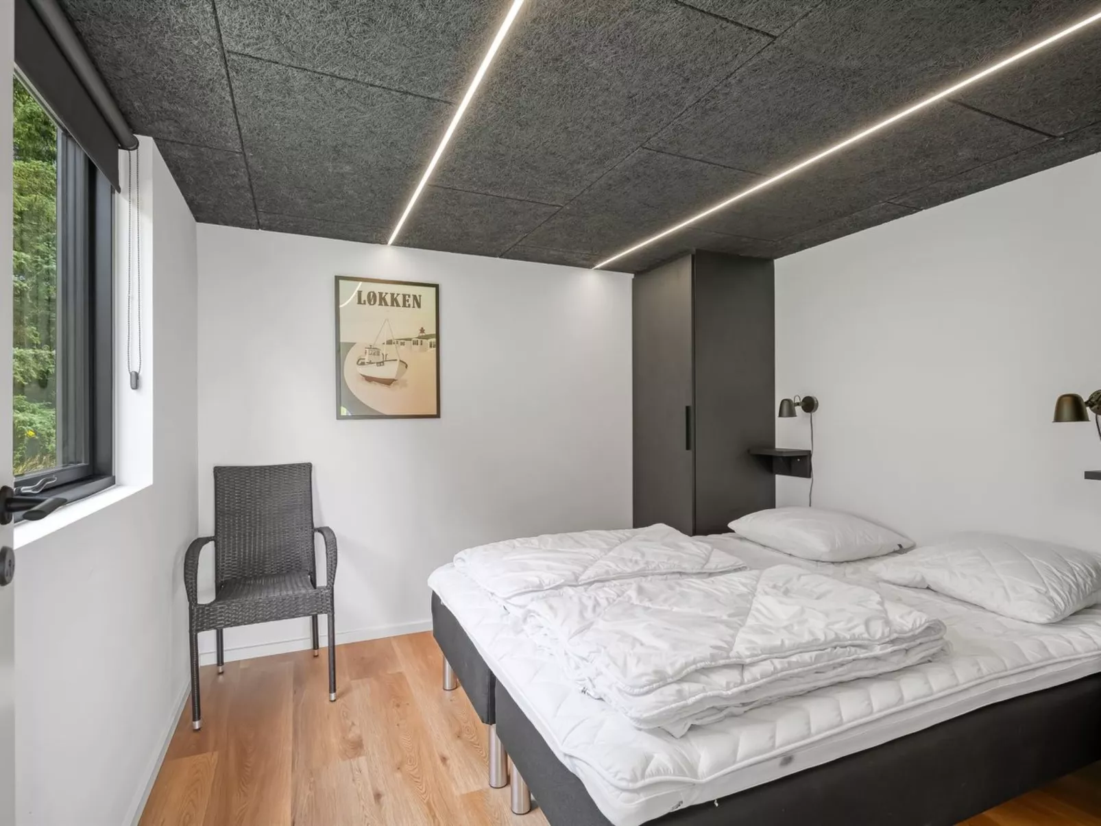 "Udder" - 1.5km from the sea-Inside