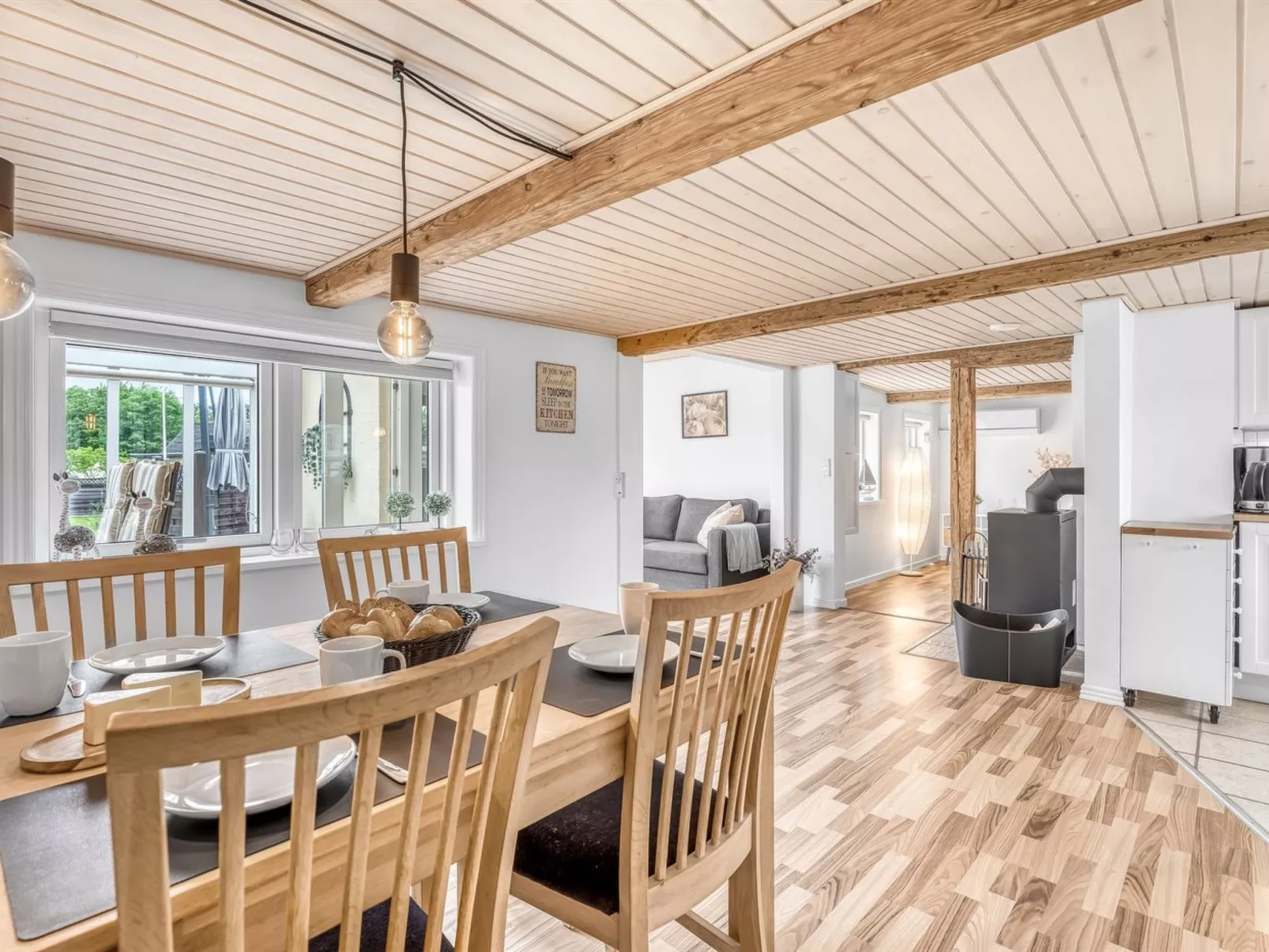 "Anneke" - 1.3km from the sea-Drinnen