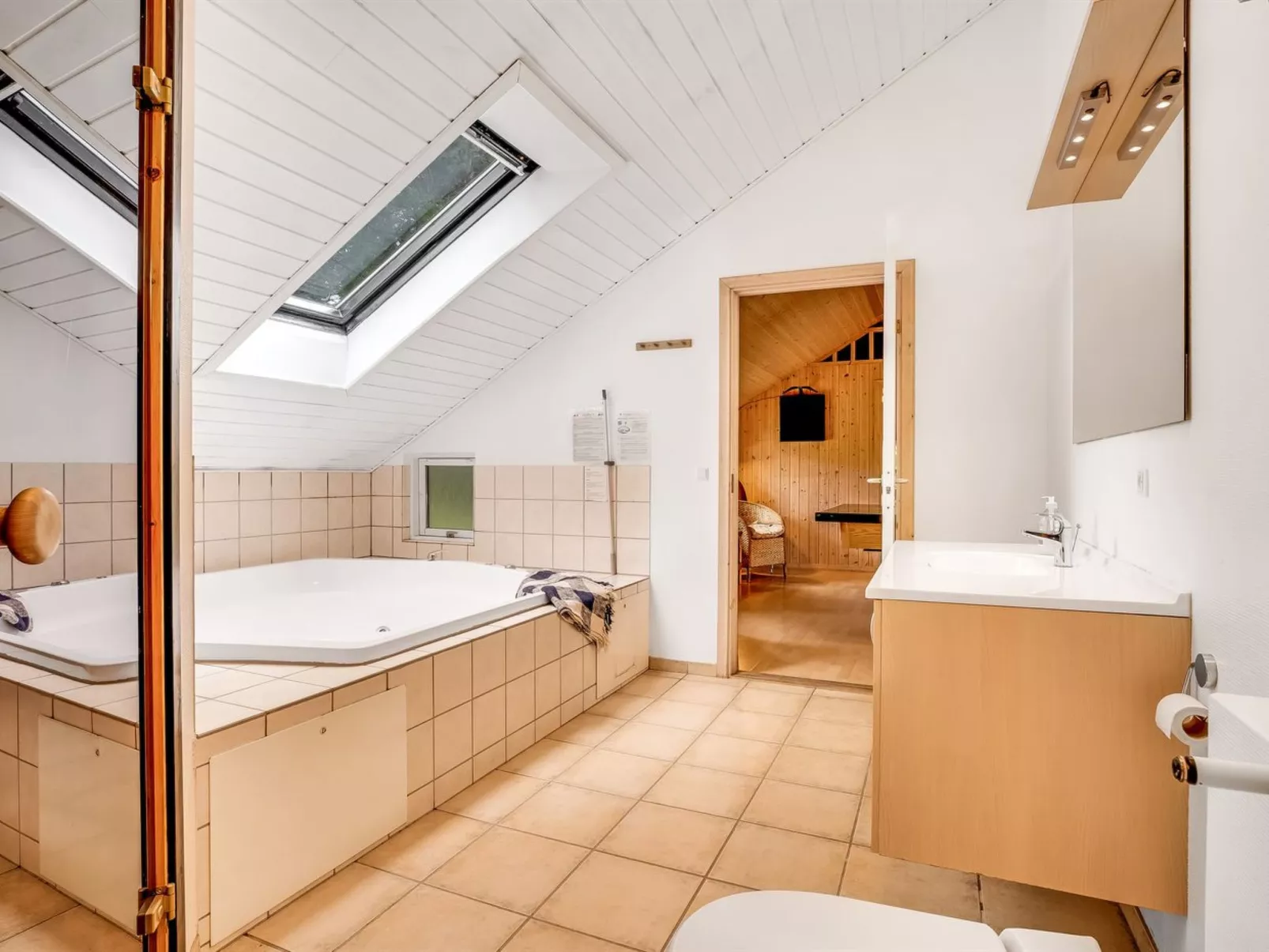 "Dorde" - 600m from the sea-Inside