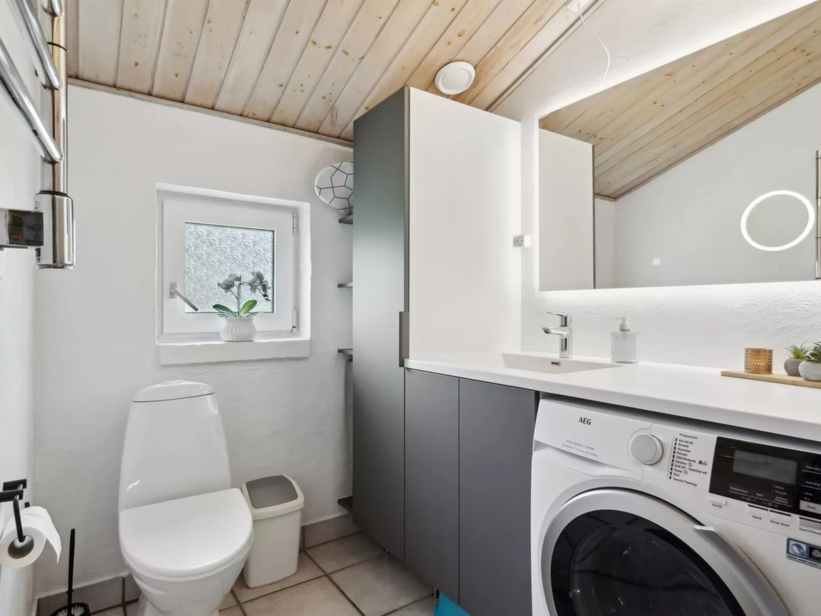 "Svenn" - 300m from the sea-Drinnen