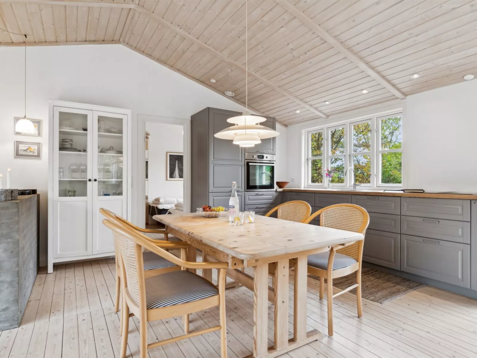 "Skyler" - 250m from the sea-Inside