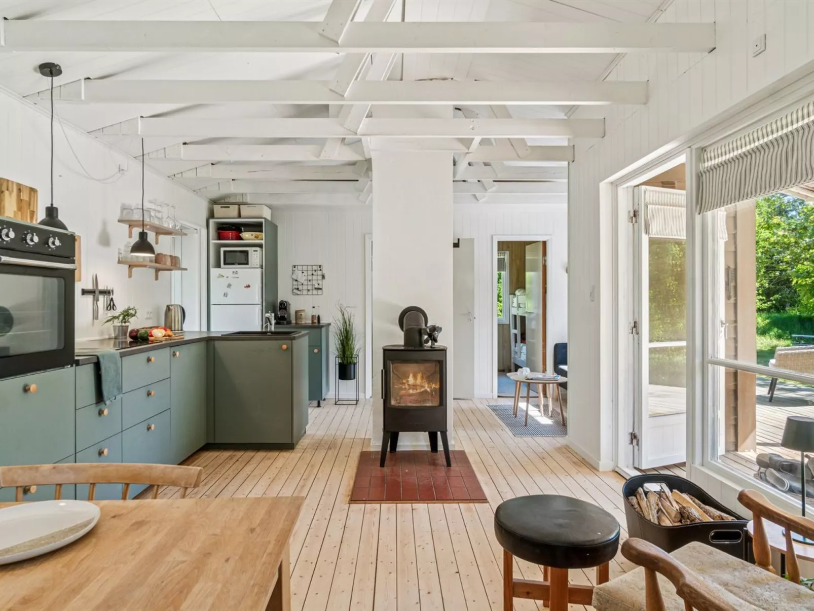 "Jovana" - 150m to the fjord-Inside