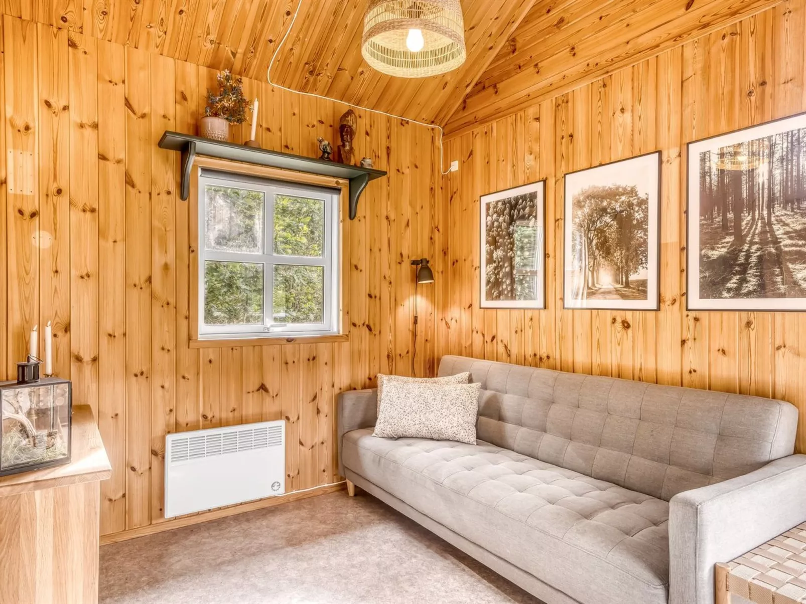 "Unge" - 2.9km from the sea-Drinnen