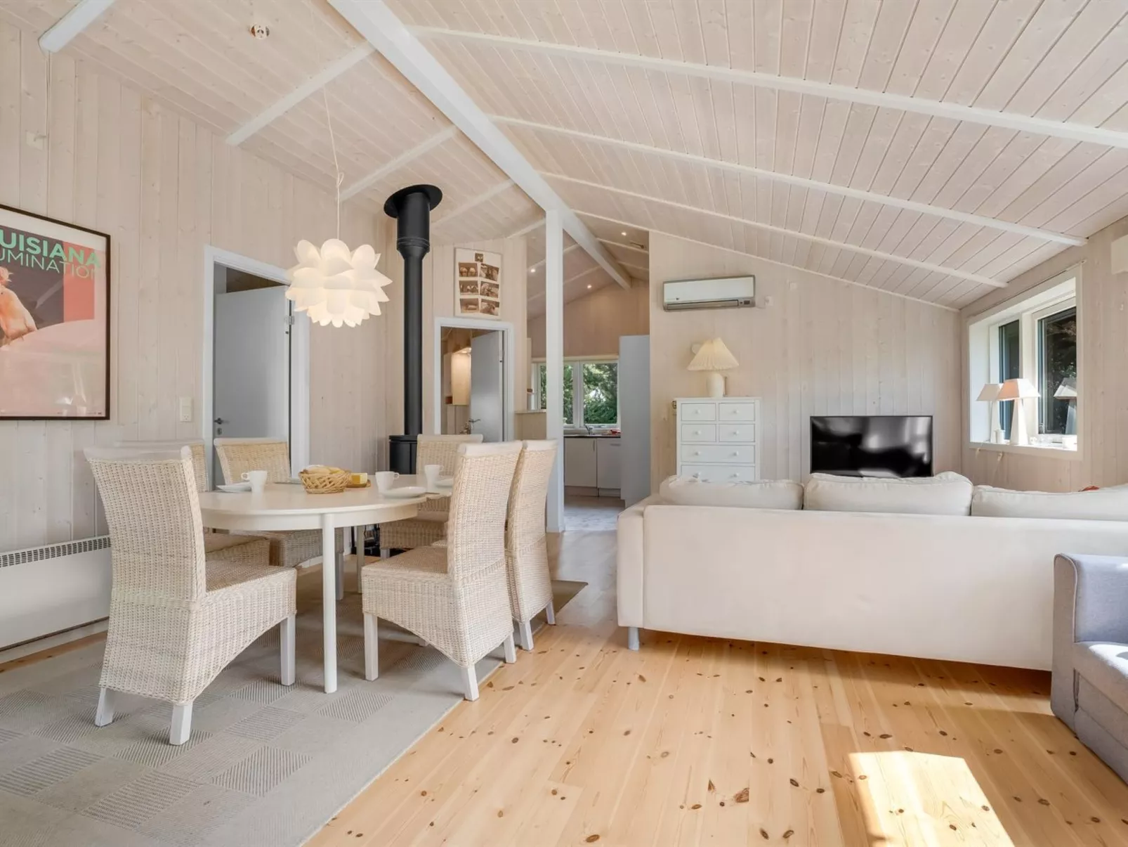 "Nashota" - 600m from the sea-Inside