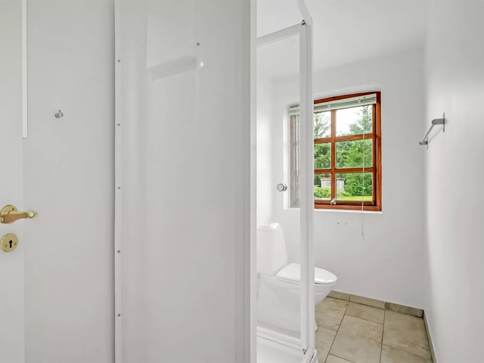 "Darleen" - 850m to the fjord-Drinnen