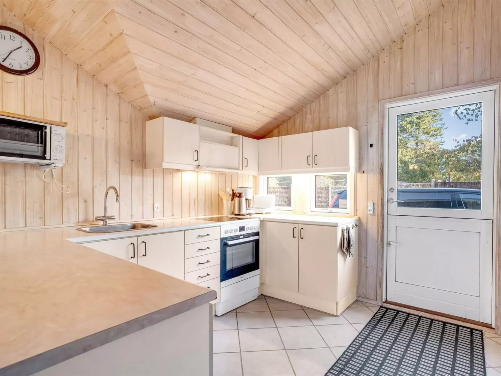 "Ayna" - 50m from the sea-Drinnen