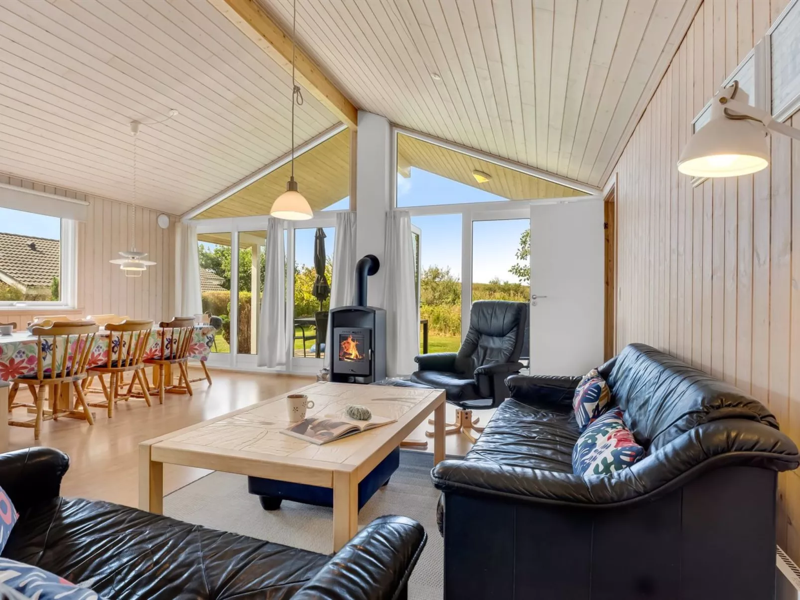 "Vincent" - 25m from the sea-Drinnen