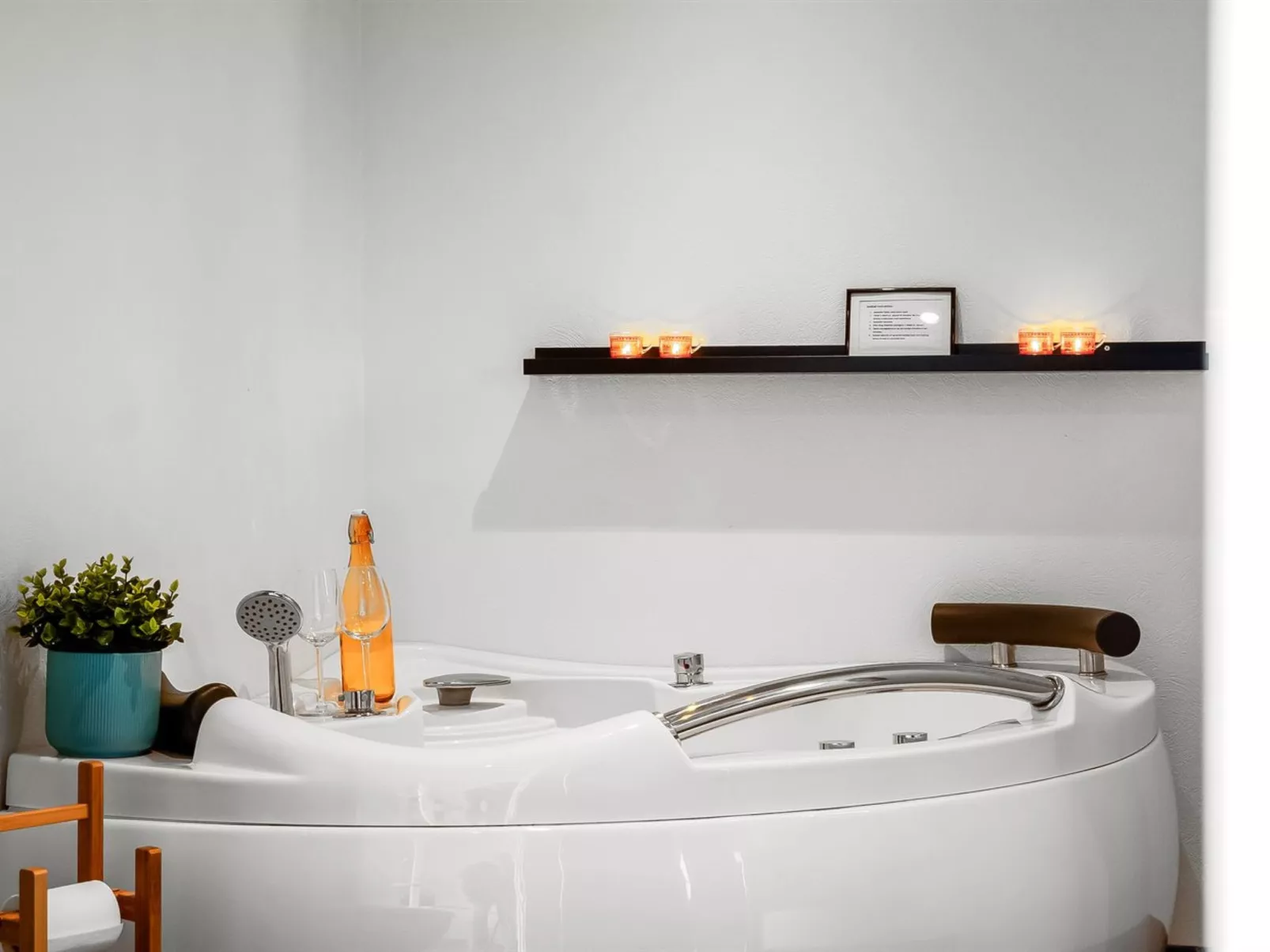 "Nauka" - 400m to the fjord-Inside