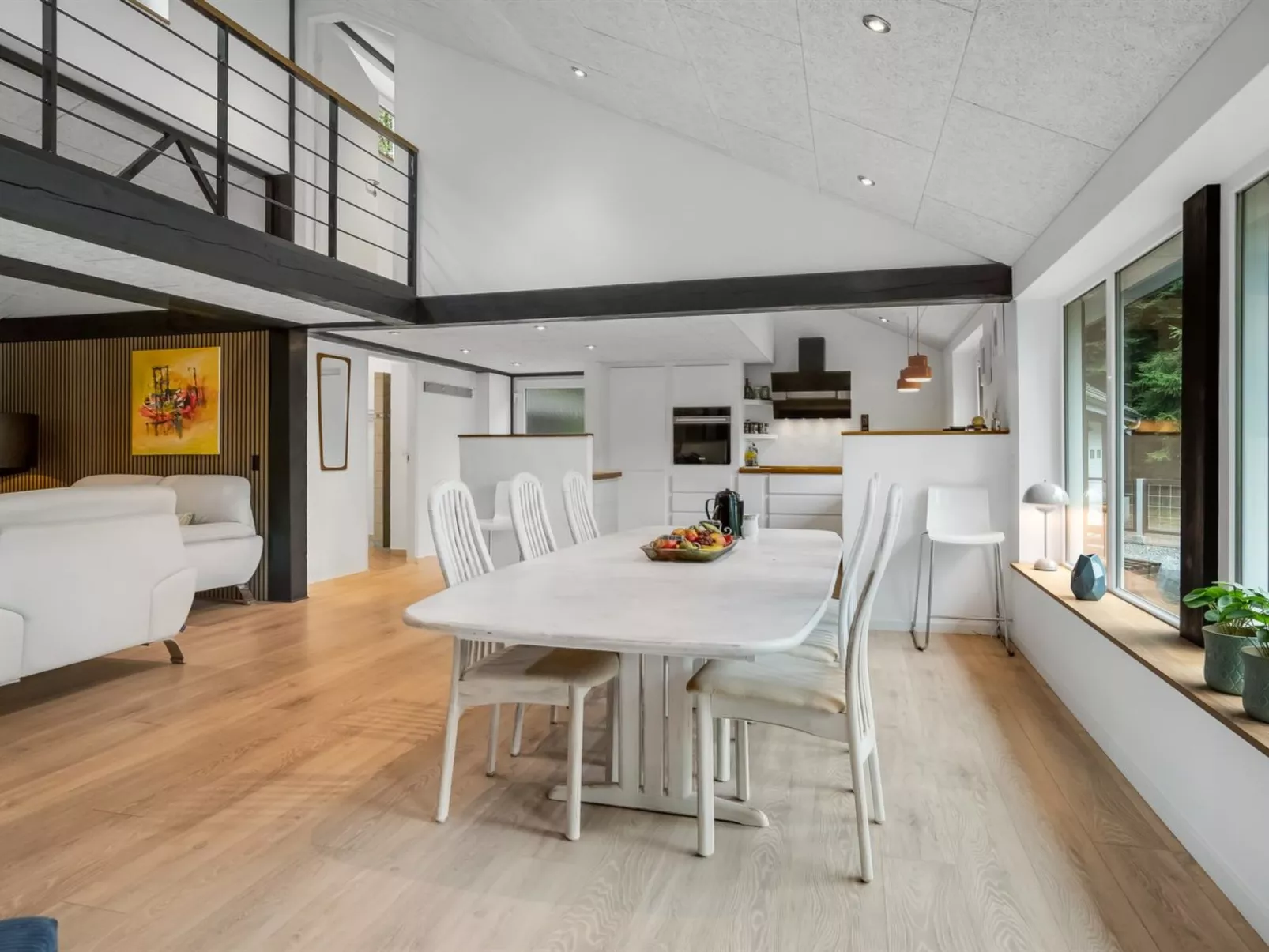 "Vicente" - 14km to the fjord-Inside