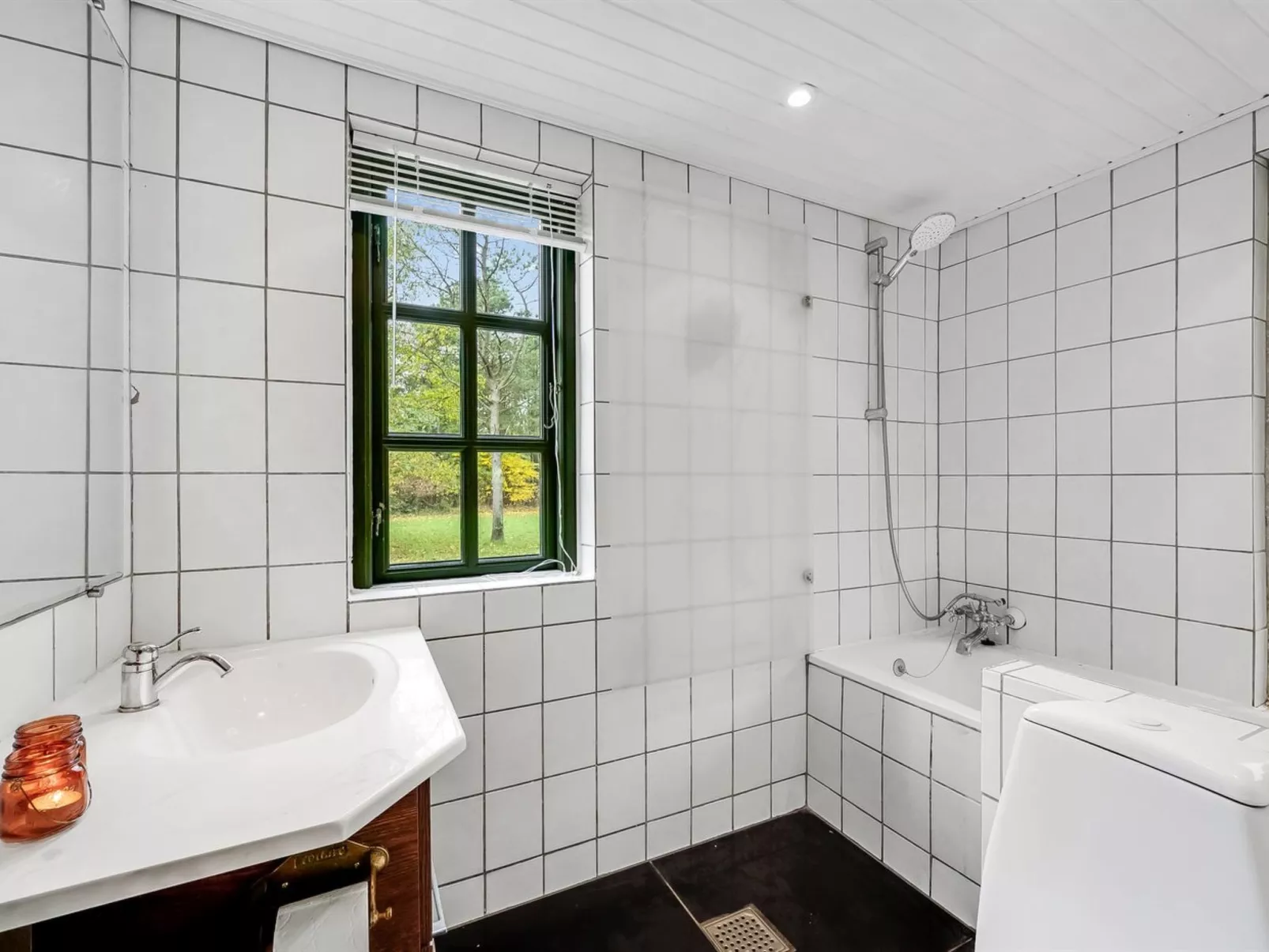 "Matilda" - 1.6km from the sea-Inside