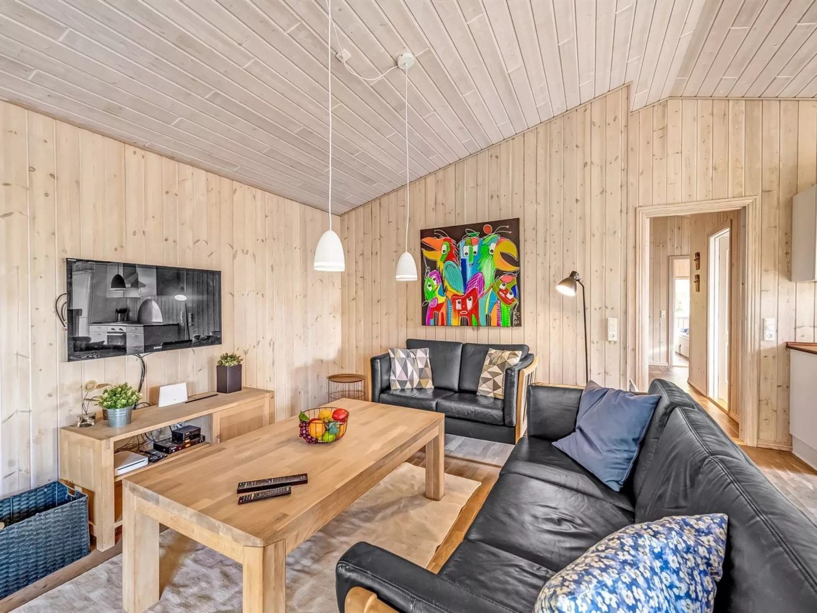 "Efka" - 600m to the fjord-Dedans