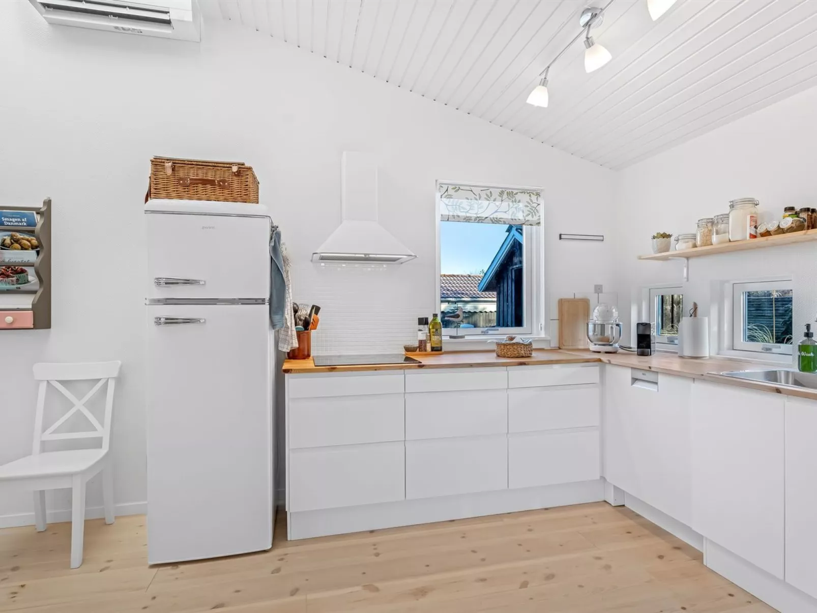 "Sissie" - 400m from the sea-Inside