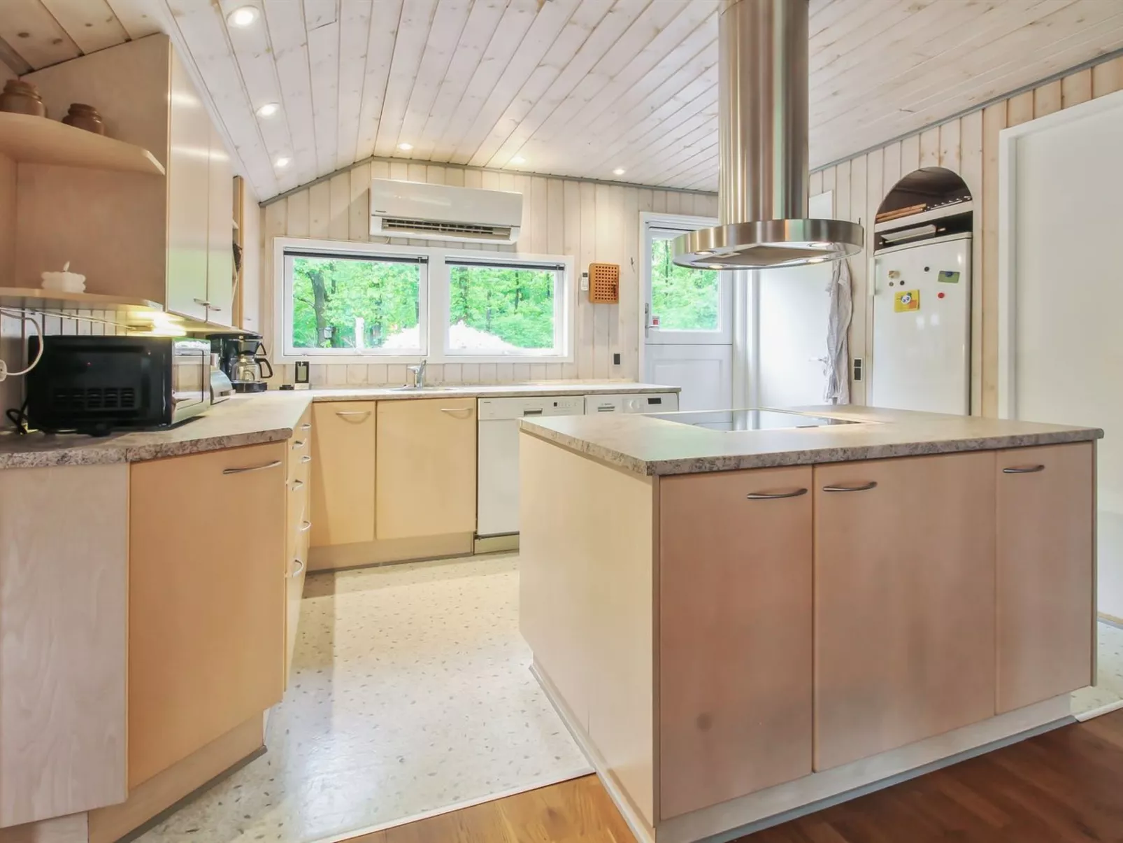 "Lenya" - 33km from the sea-Drinnen