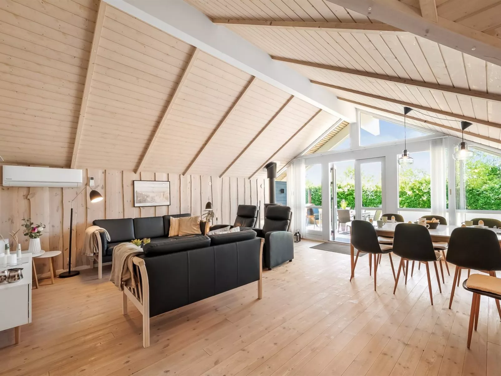 "Kuisma" - 1.1km to the fjord-Dedans