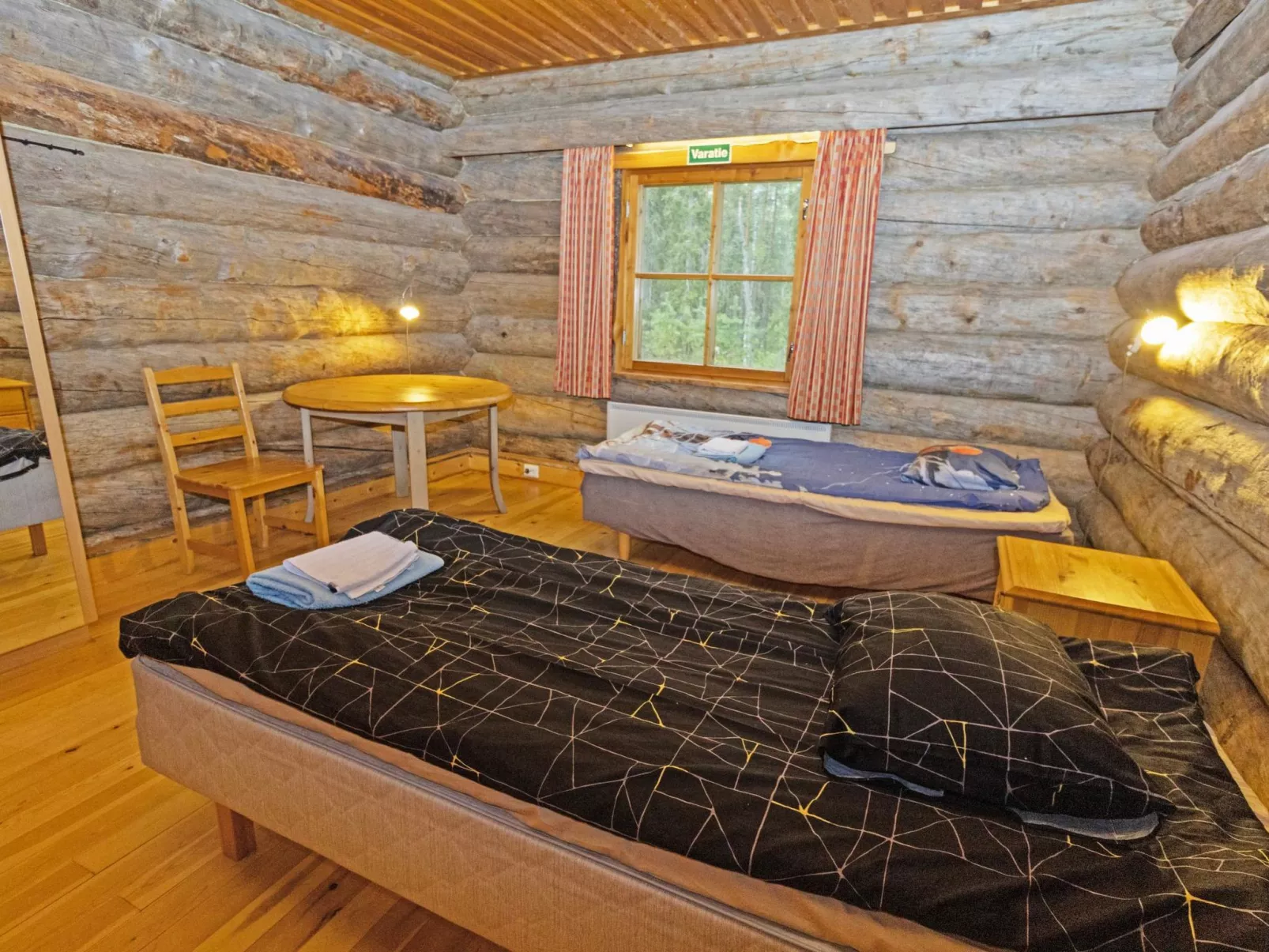 Metsä-luosto-Drinnen