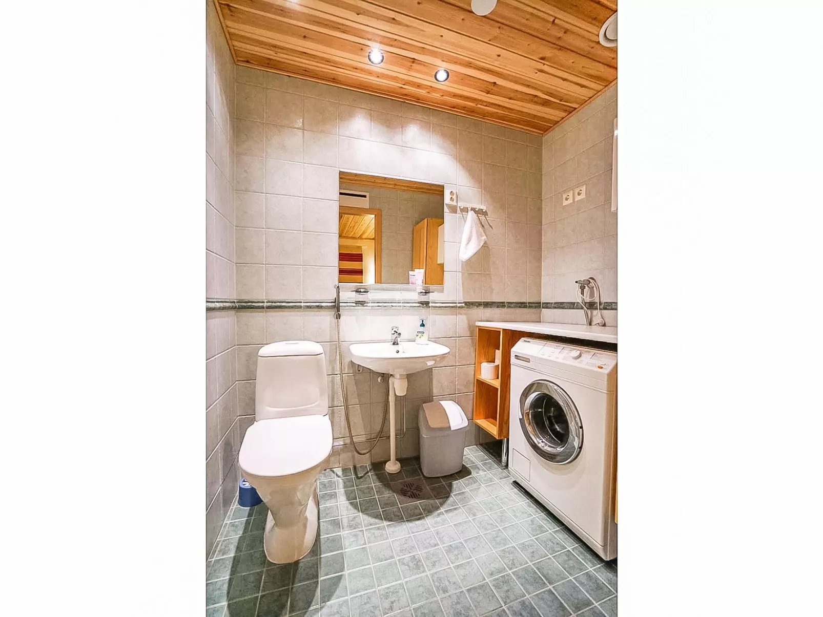 Kairapolanne b-Dedans