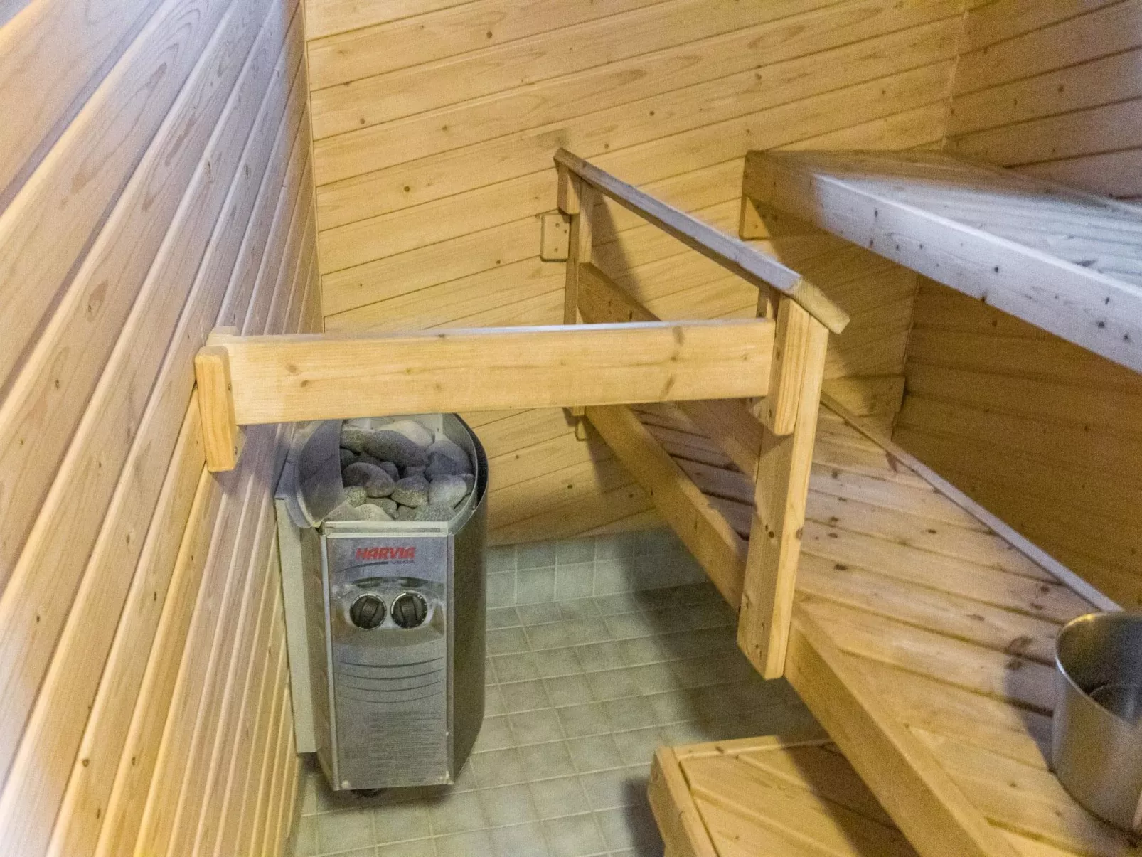 Aslakin helmi b-Drinnen