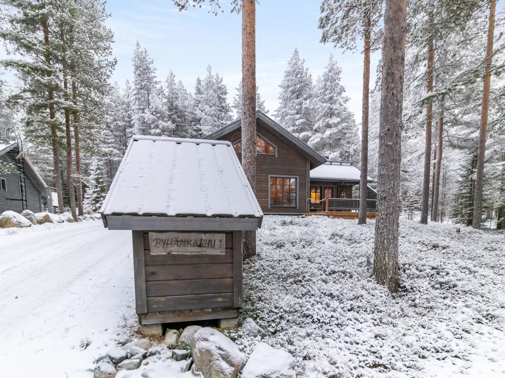 Pyhänkarhu 1-Drinnen