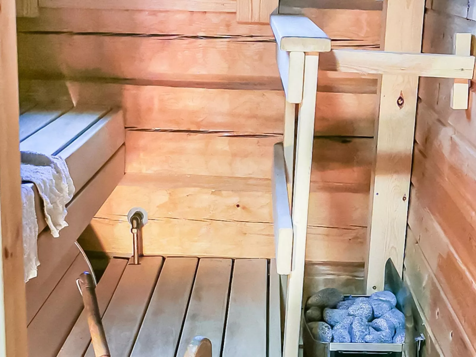 Vuonelo 8 a 2-Dedans