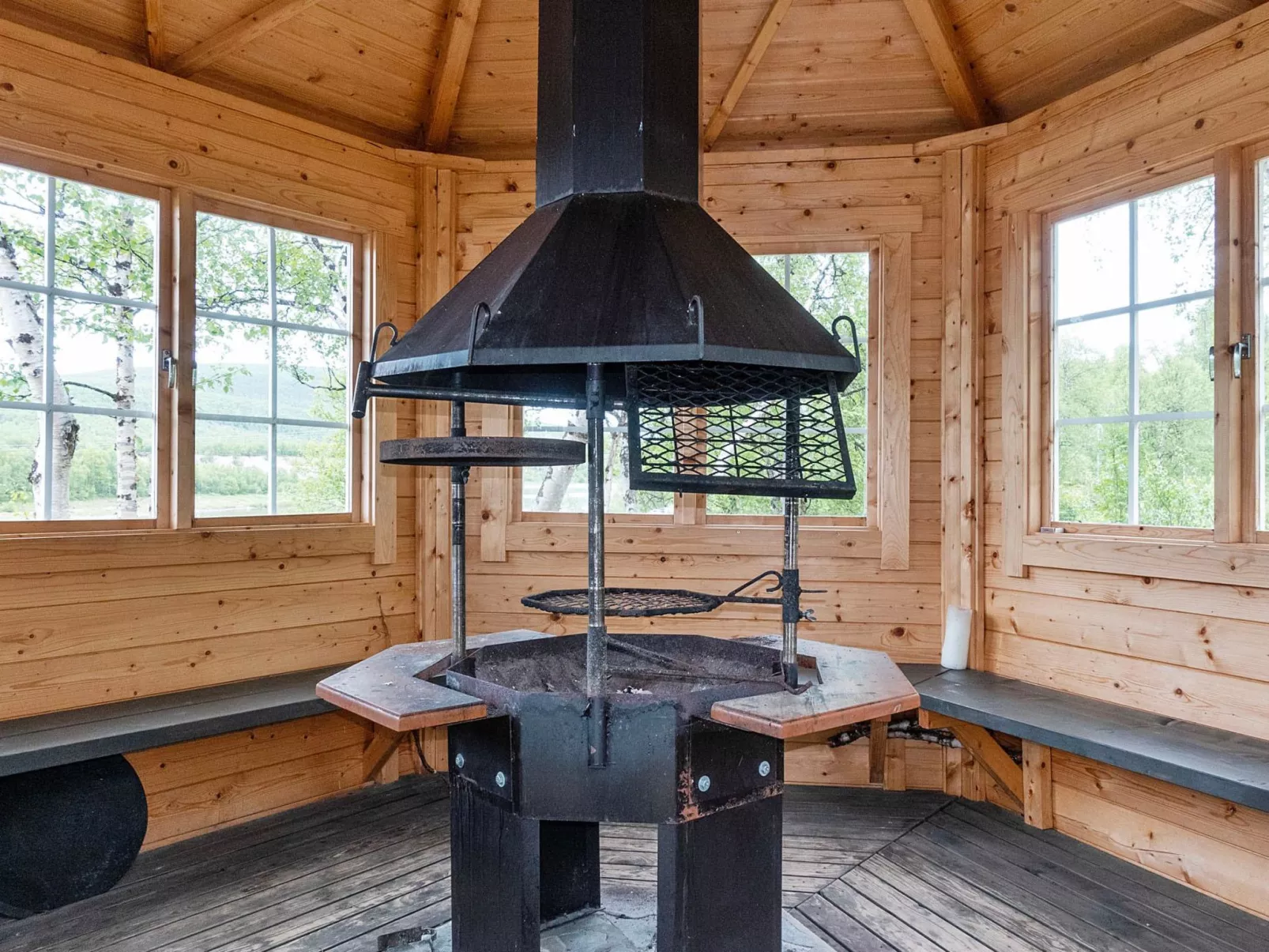 Mökki tenolla-Drinnen