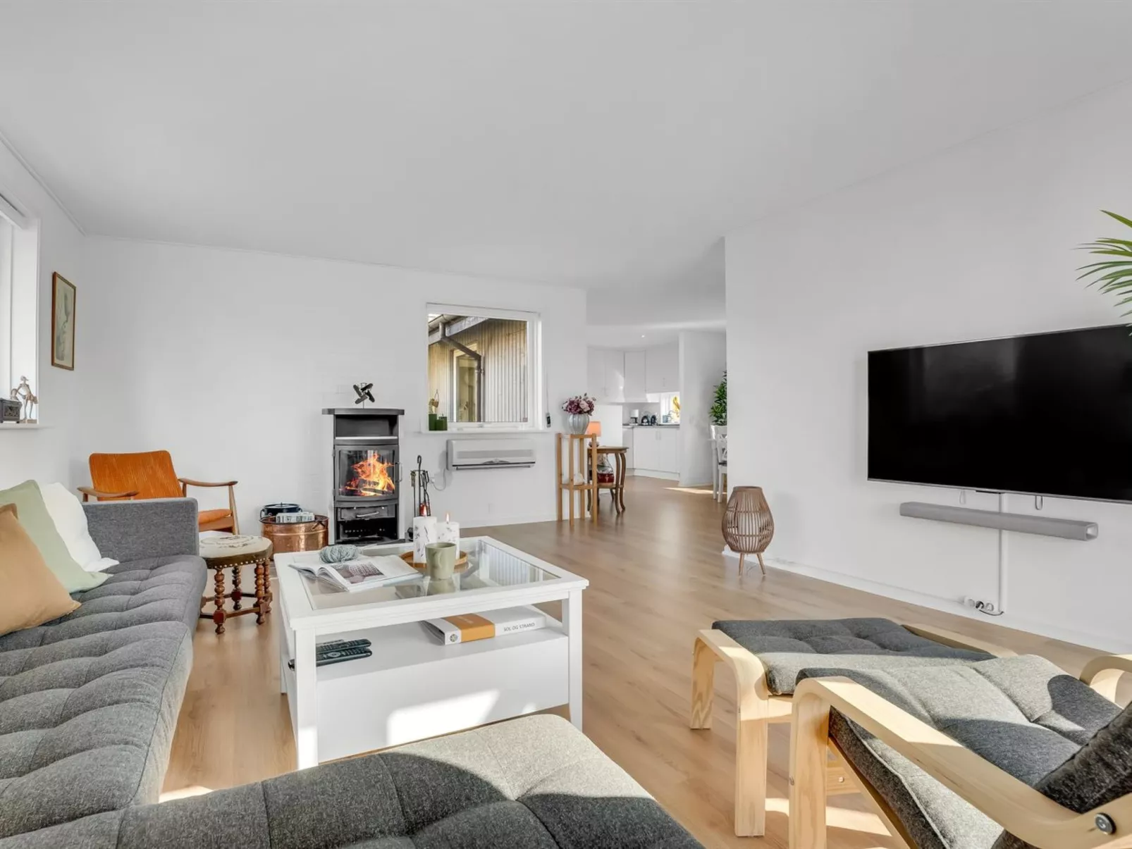 "Hane" - 750m from the sea-Inside