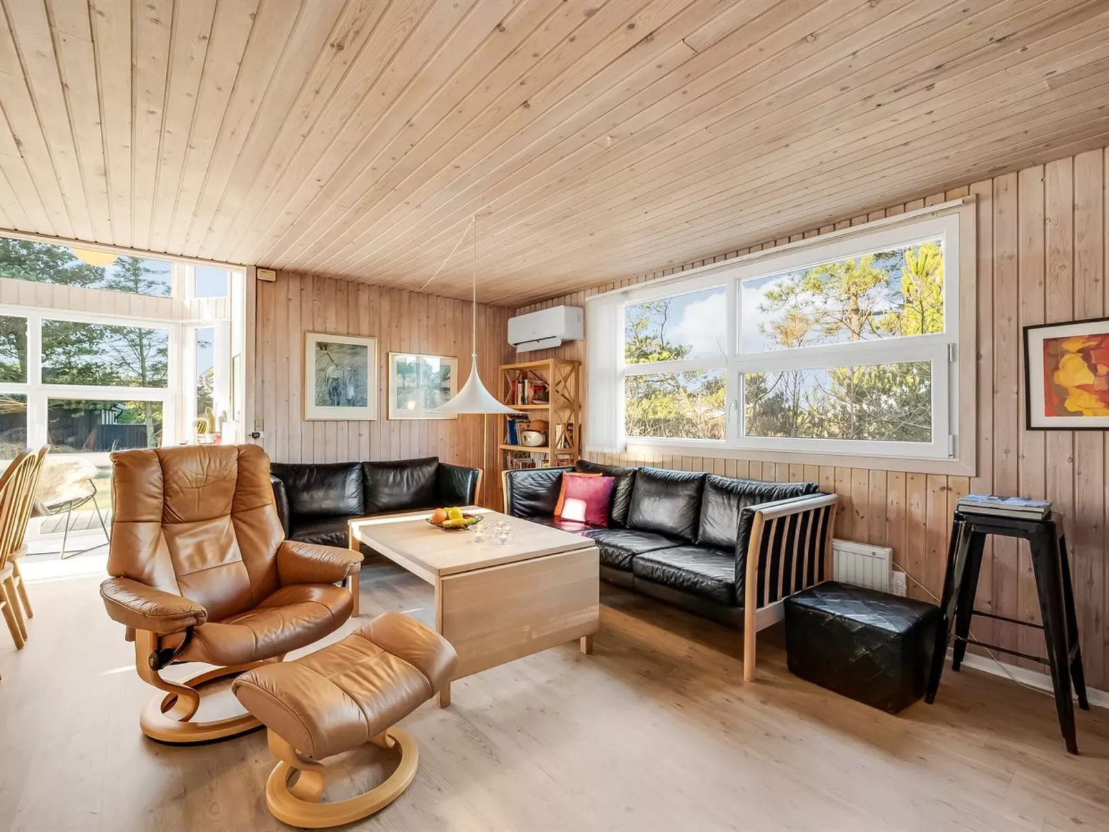 "Elsabet" - 700m to the fjord-Drinnen