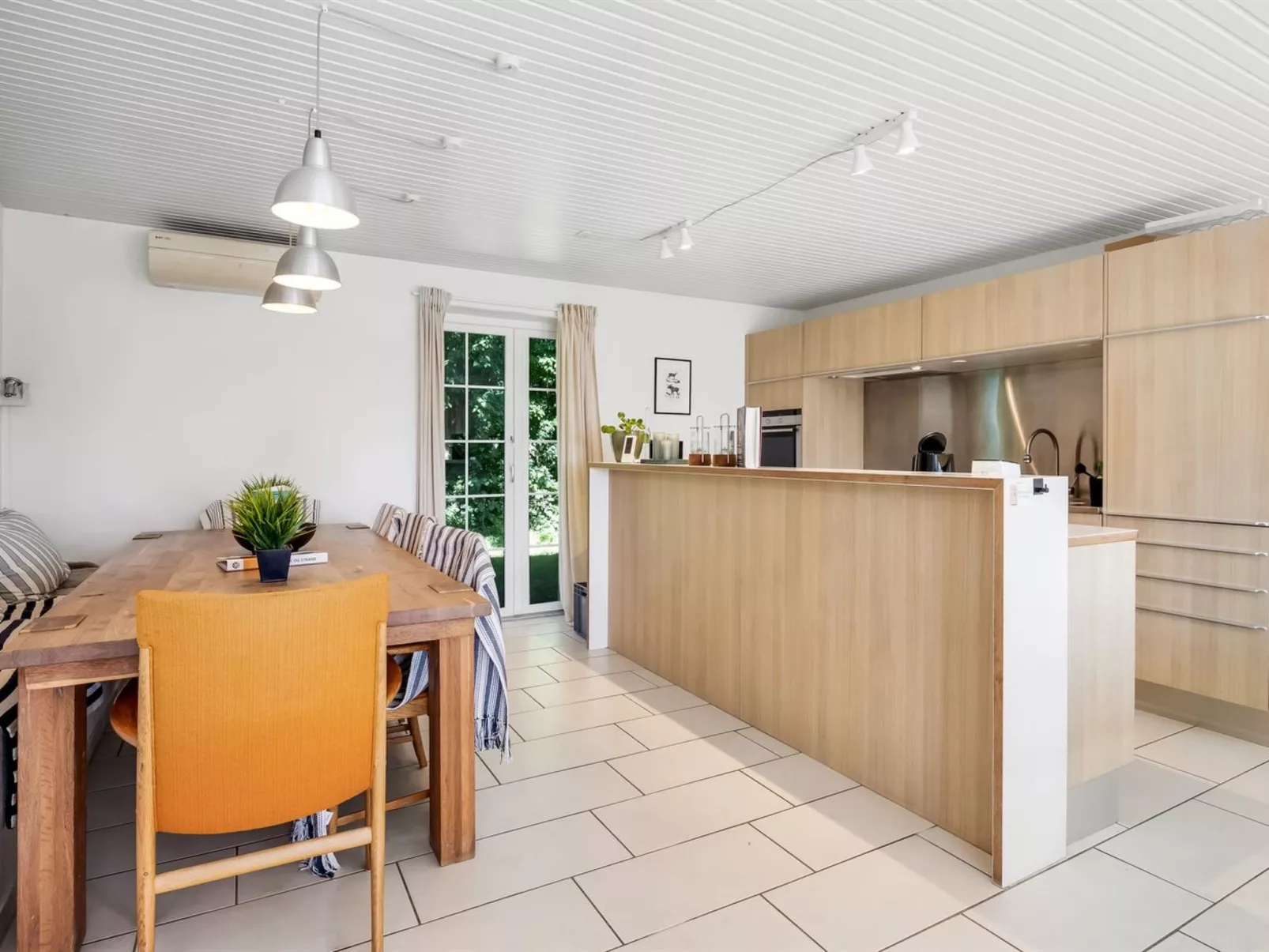 "Matild" - 250m from the sea-Inside