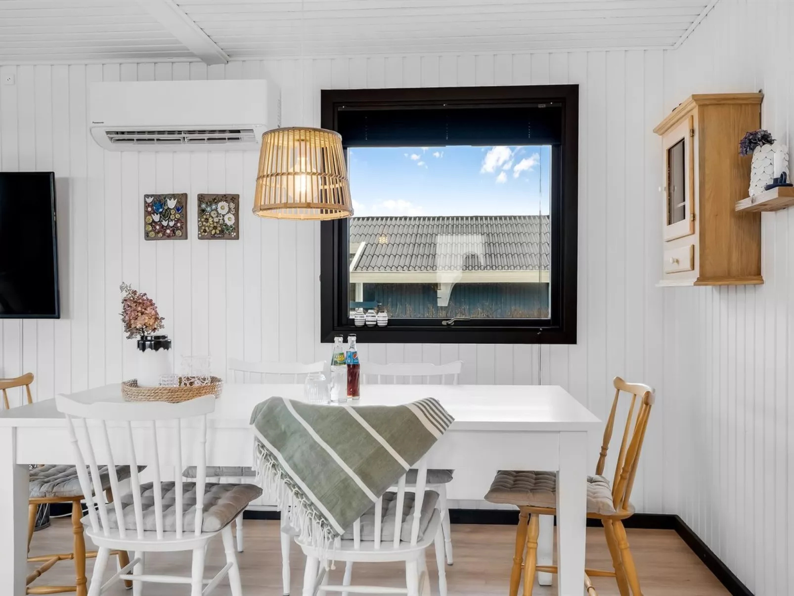 "Waghn" - 250m from the sea-Inside