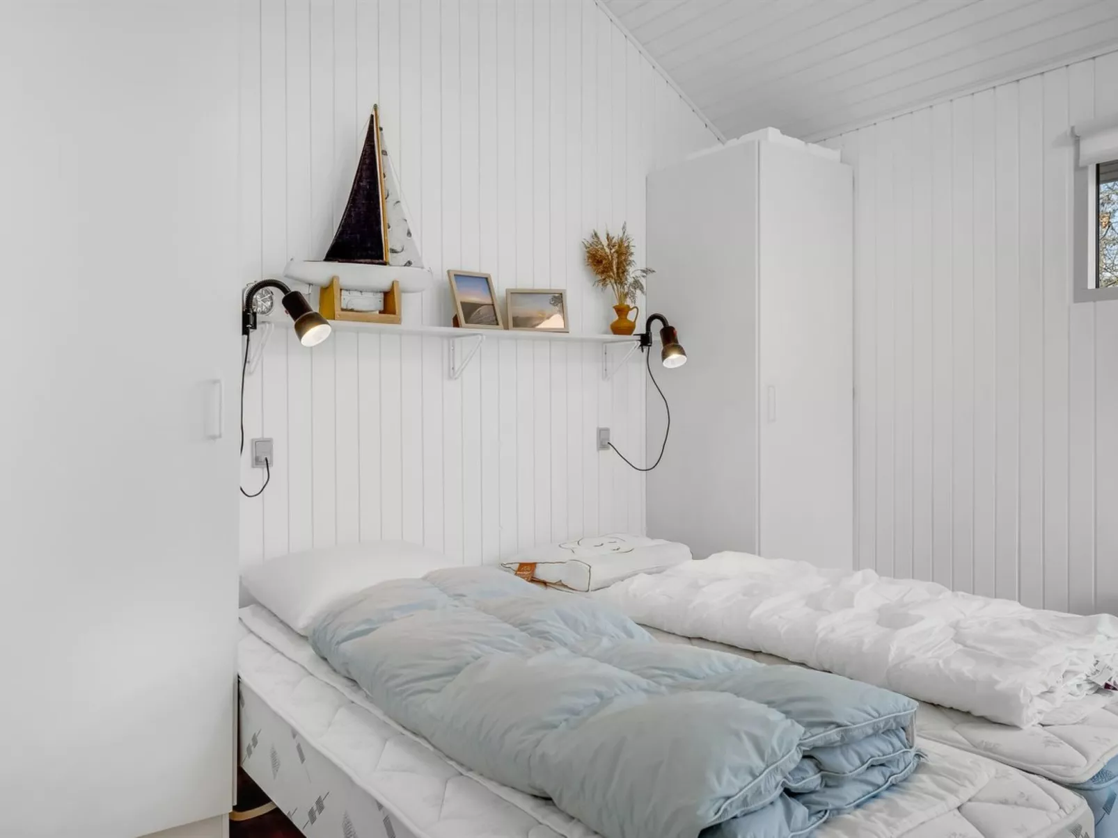 "Elisabete" - 200m to the fjord-Inside