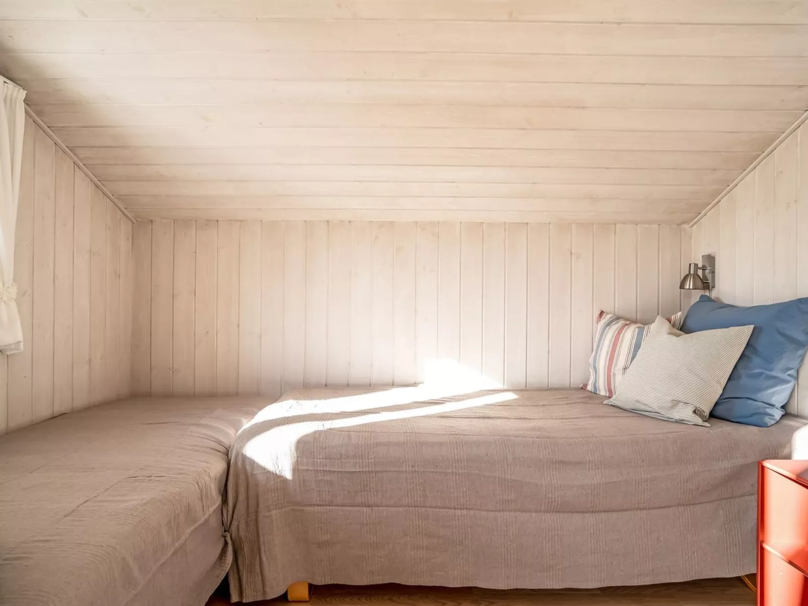 "Henri" - 1.2km from the sea-Inside