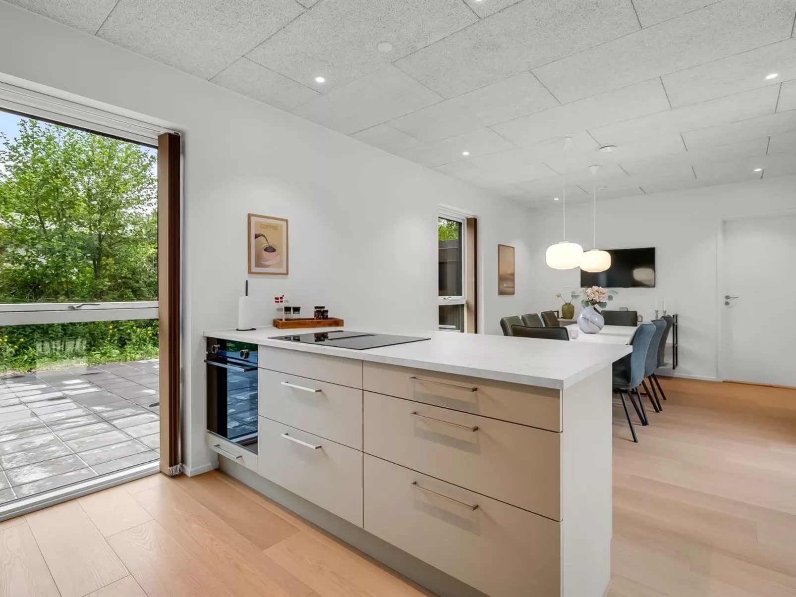 "Hortense" - 900m from the sea-Inside