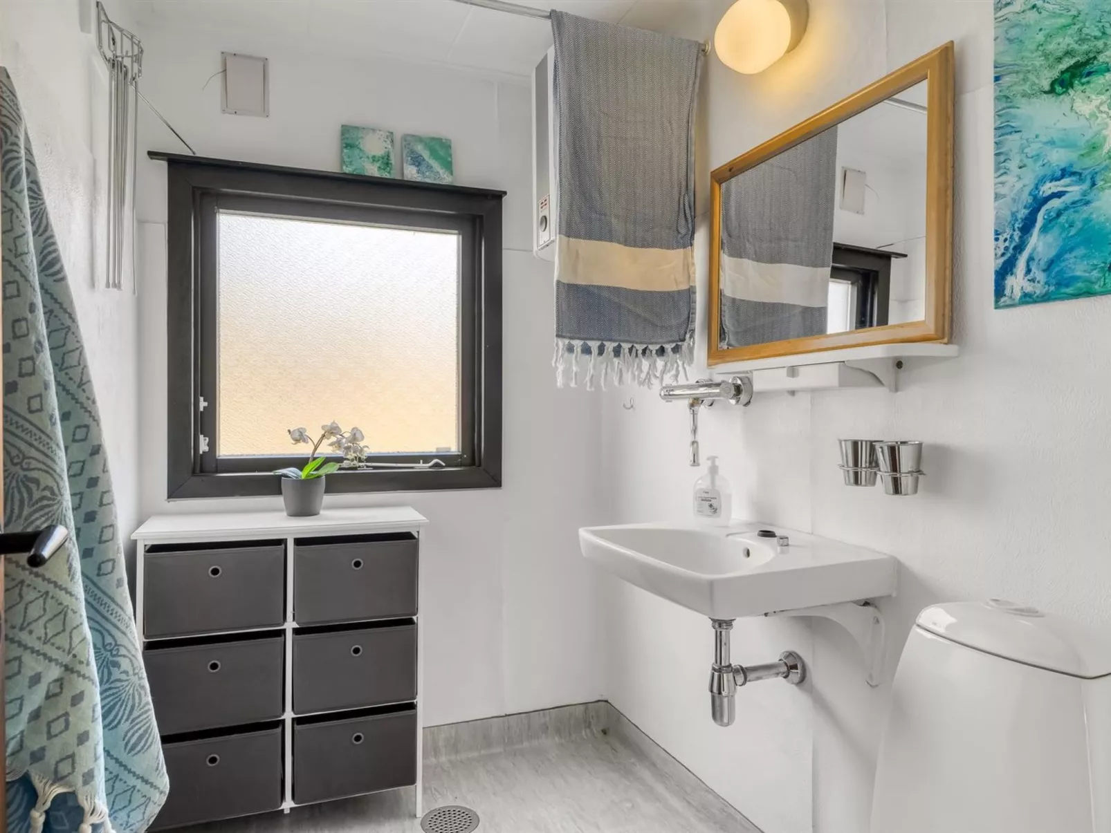 "Hælf" - 600m from the sea-Inside