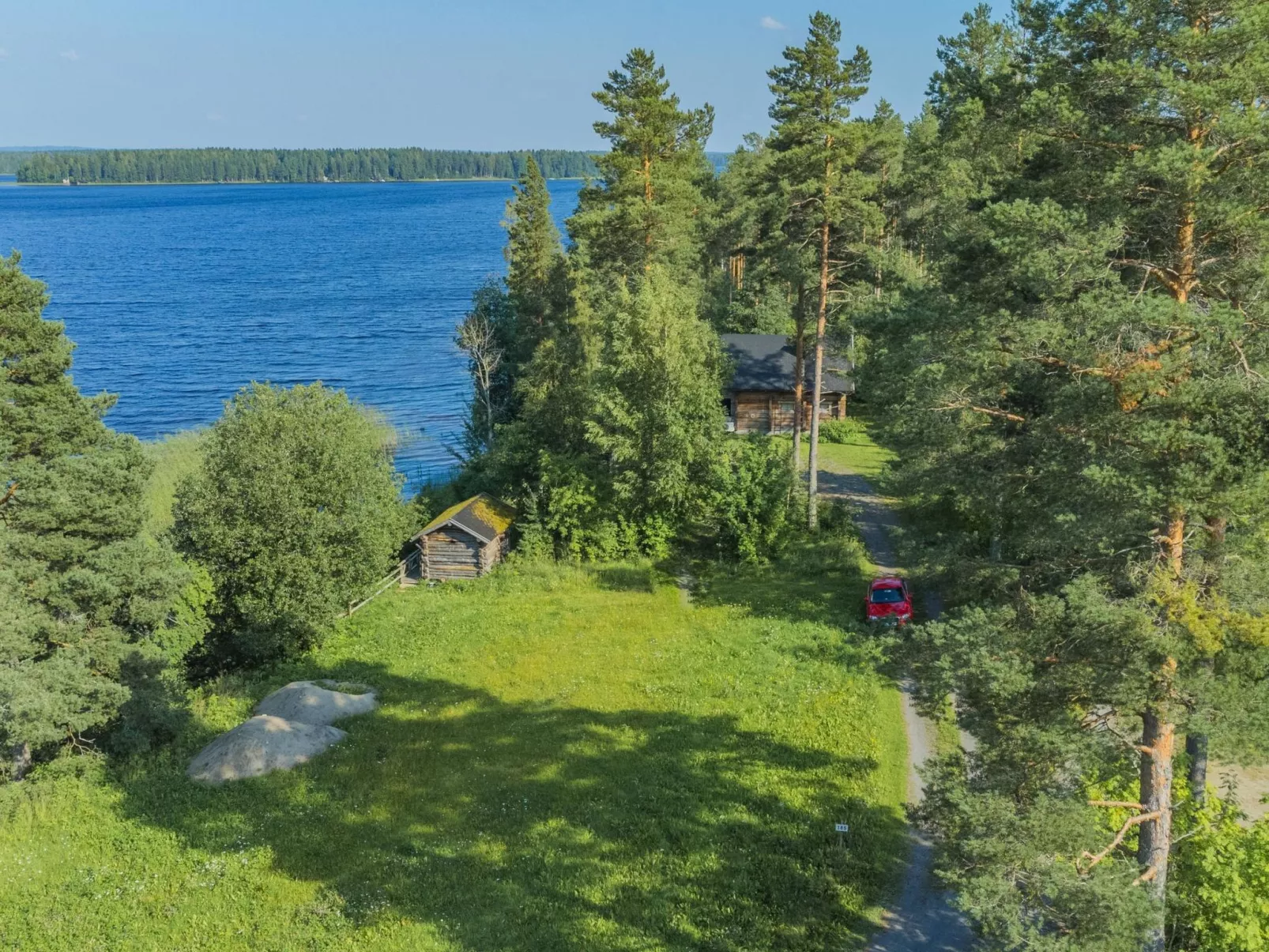 Karjalan kelohuvila-Drinnen