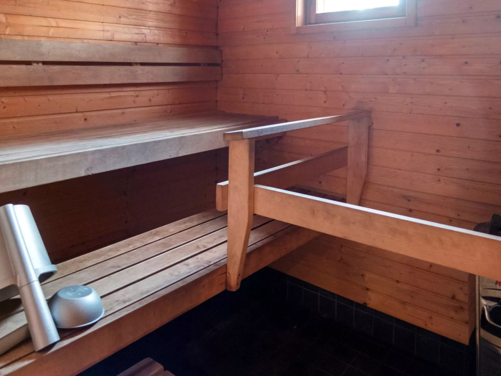 4 seasons b 1-Inside