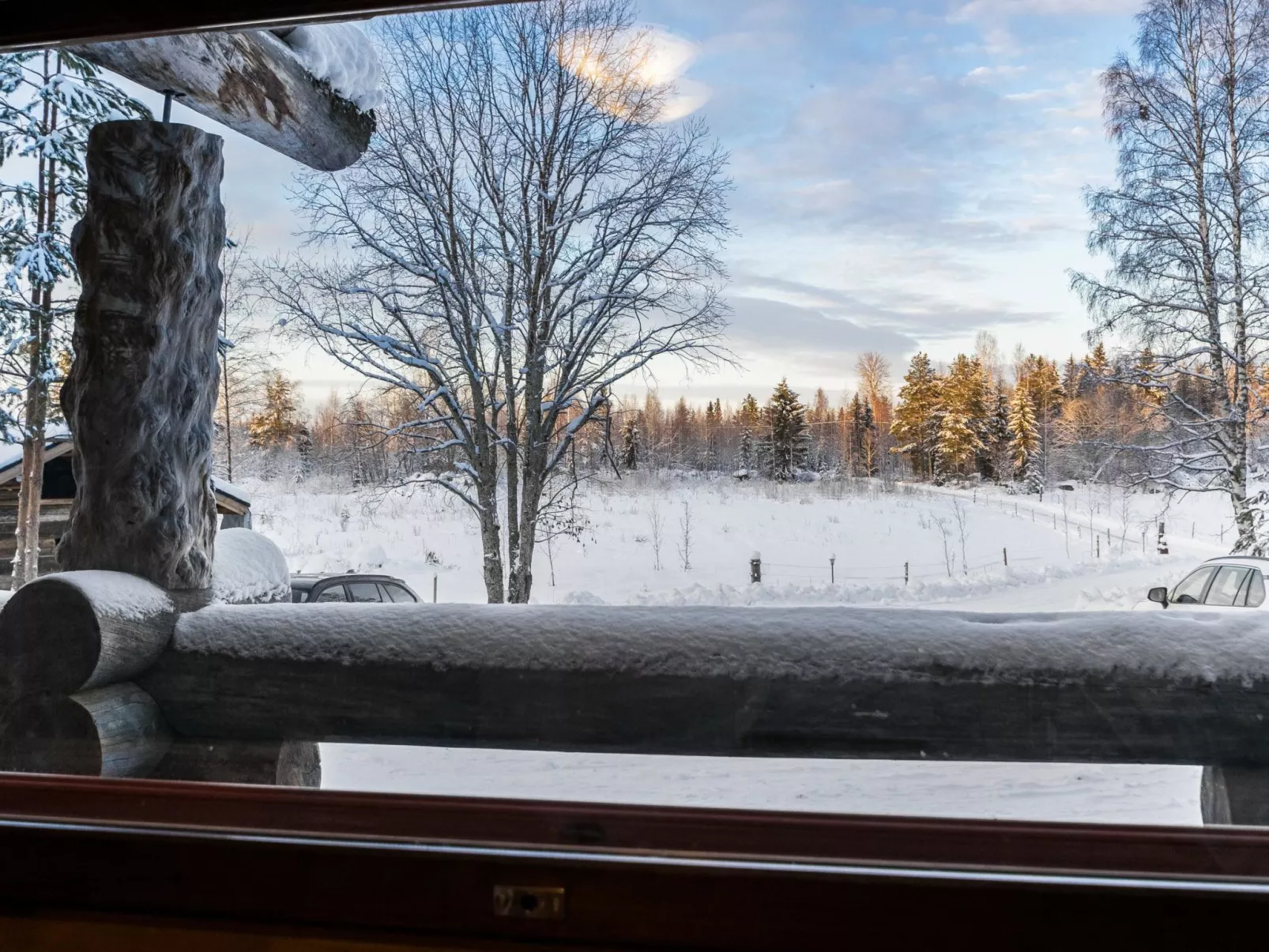 Eräkorven kelotupa-Dedans