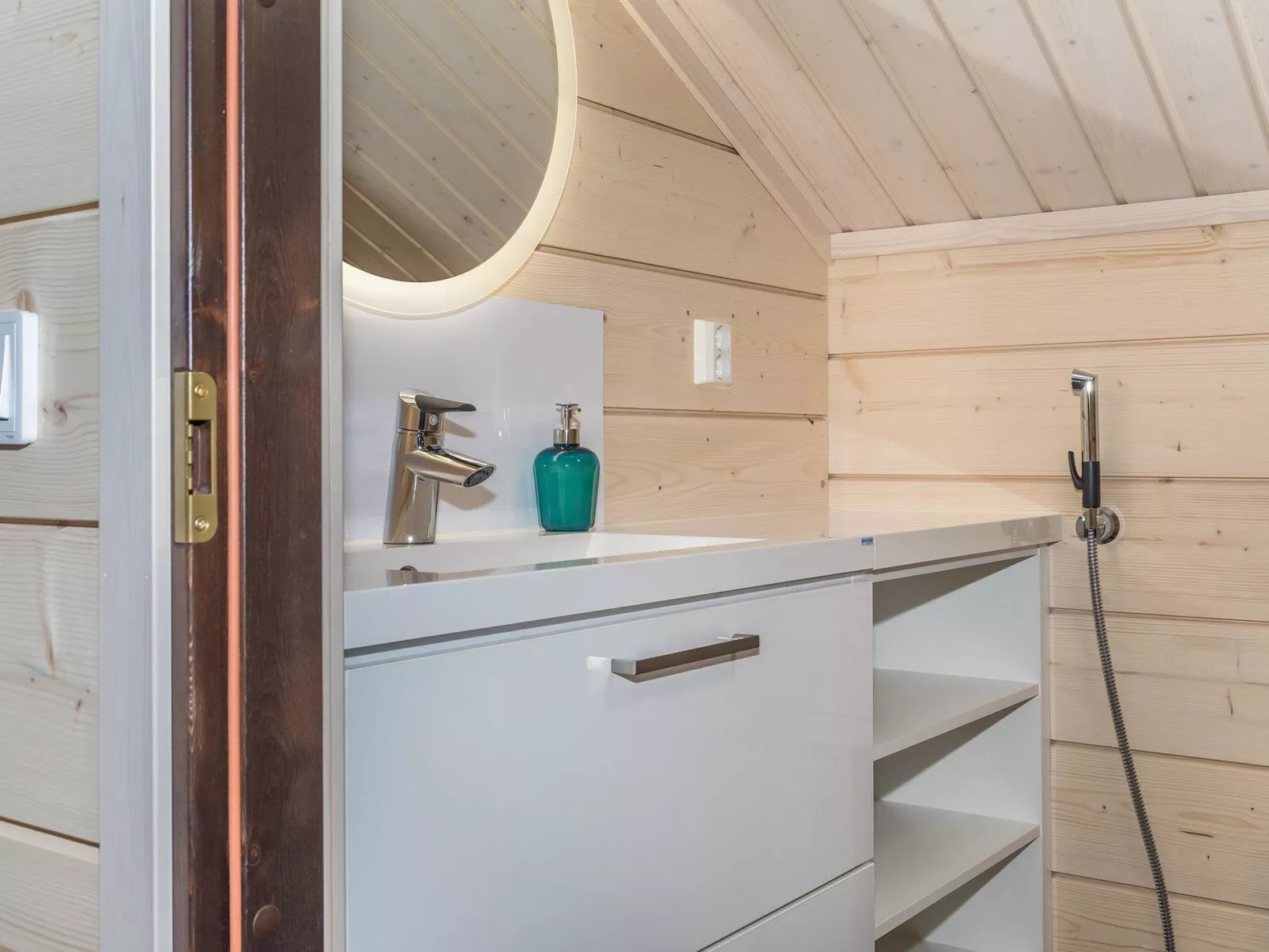 Äkäsmartti b-Dedans