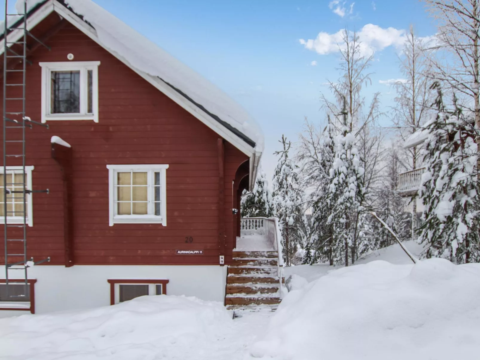 Aurinkoalppi 11a paritalon yläkerta-Dedans