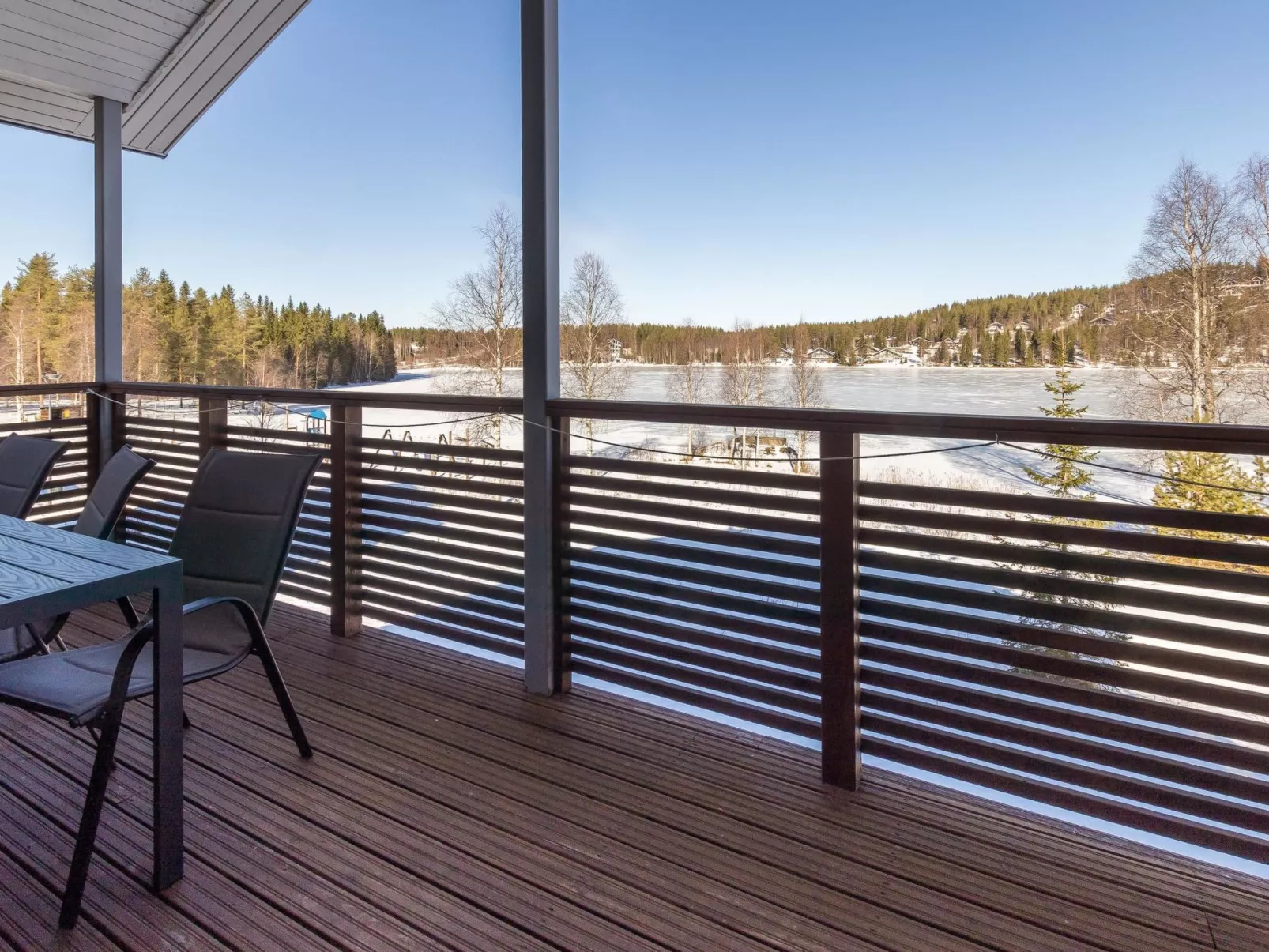 Hallan karhu b, paritalo-Inside